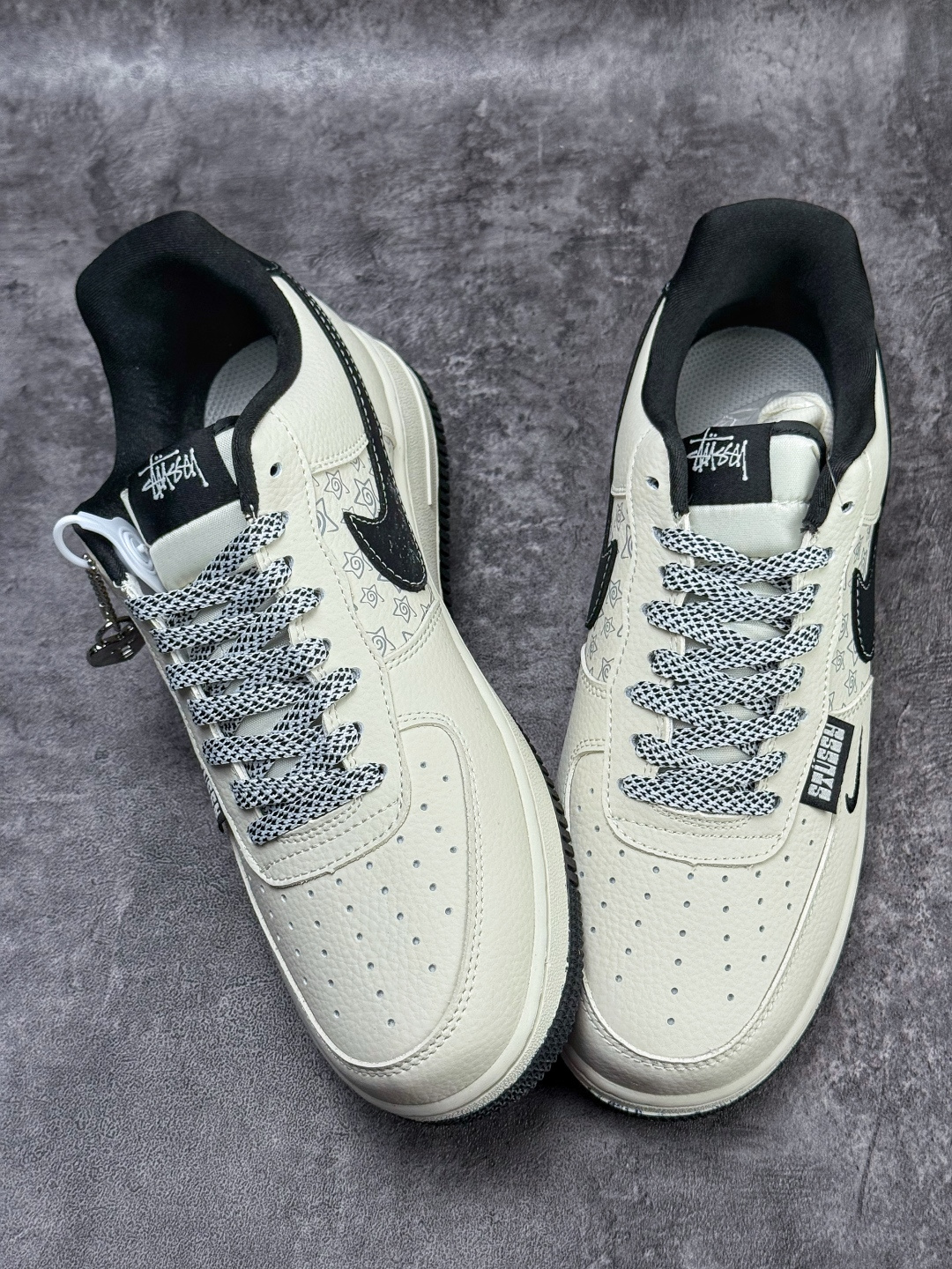 Nike Air Force 1 Low 07 x Stussy 白黑小勾 DW8806-006-Top High Quatity Cheap Sneakers Fashion Clothing Clothes Bags handbags Shoes of all Brand wholesale With The best Quality And Beautiful Price from China Factory Chinese suppliers wholesaler seller Nike Air Force 1 Low 07 x Stussy 白黑小勾 DW8806-006