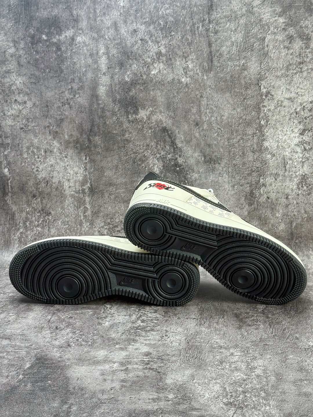 Nike Air Force 1 Low 07 x Stussy 白黑小勾 DW8806-006-Top High Quatity Cheap Sneakers Fashion Clothing Clothes Bags handbags Shoes of all Brand wholesale With The best Quality And Beautiful Price from China Factory Chinese suppliers wholesaler seller Nike Air Force 1 Low 07 x Stussy 白黑小勾 DW8806-006