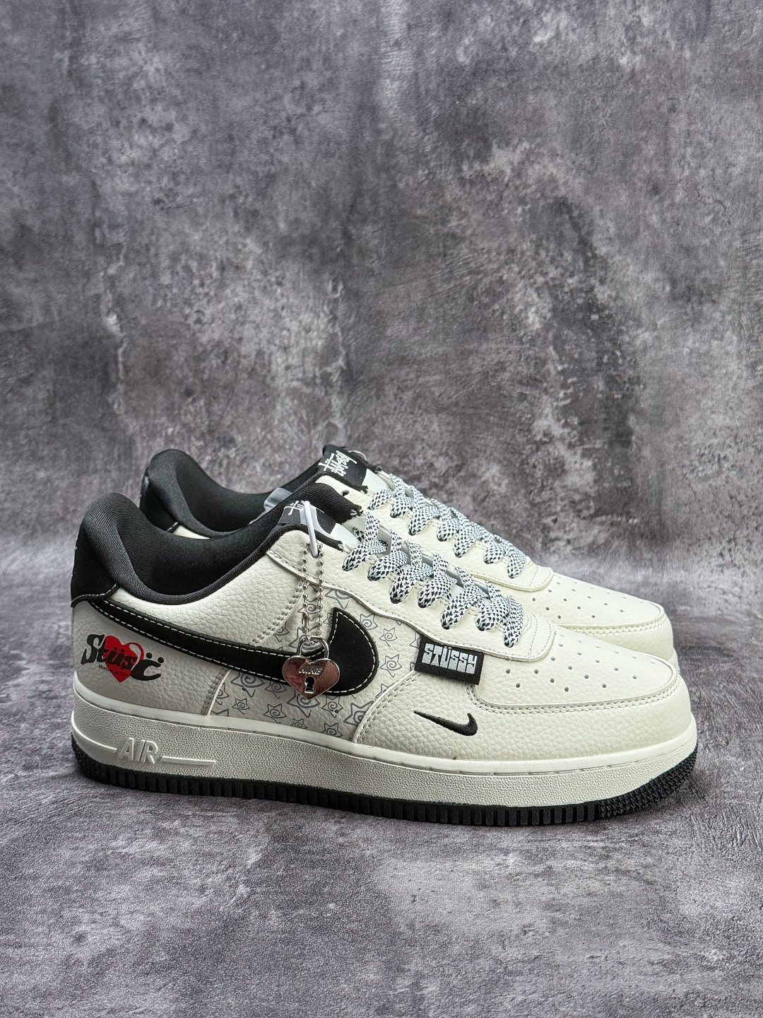Nike Air Force 1 Low 07 x Stussy 白黑小勾 DW8806-006-Top High Quatity Cheap Sneakers Fashion Clothing Clothes Bags handbags Shoes of all Brand wholesale With The best Quality And Beautiful Price from China Factory Chinese suppliers wholesaler seller Nike Air Force 1 Low 07 x Stussy 白黑小勾 DW8806-006