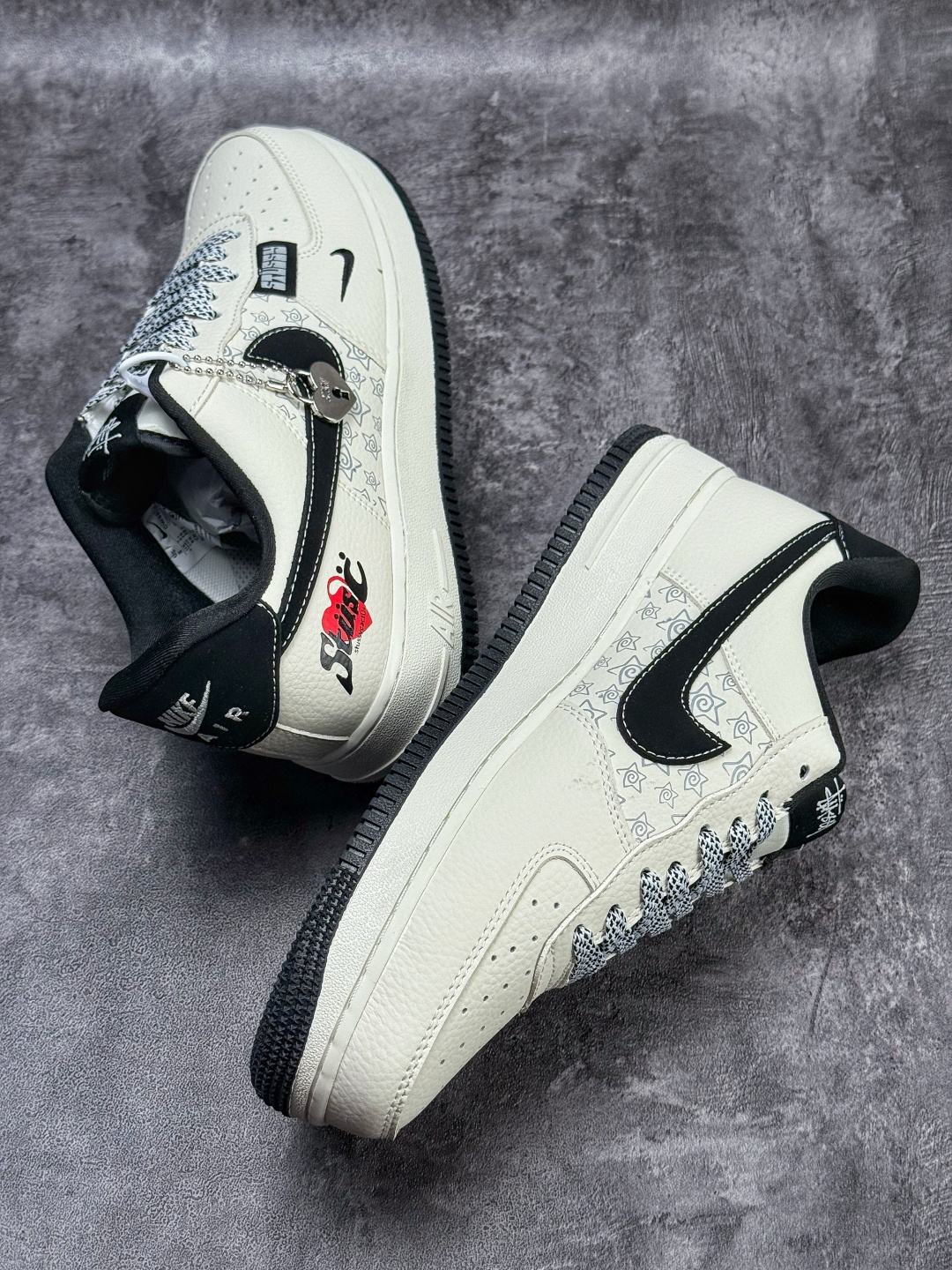 Nike Air Force 1 Low 07 x Stussy 白黑小勾 DW8806-006-Top High Quatity Cheap Sneakers Fashion Clothing Clothes Bags handbags Shoes of all Brand wholesale With The best Quality And Beautiful Price from China Factory Chinese suppliers wholesaler seller Nike Air Force 1 Low 07 x Stussy 白黑小勾 DW8806-006