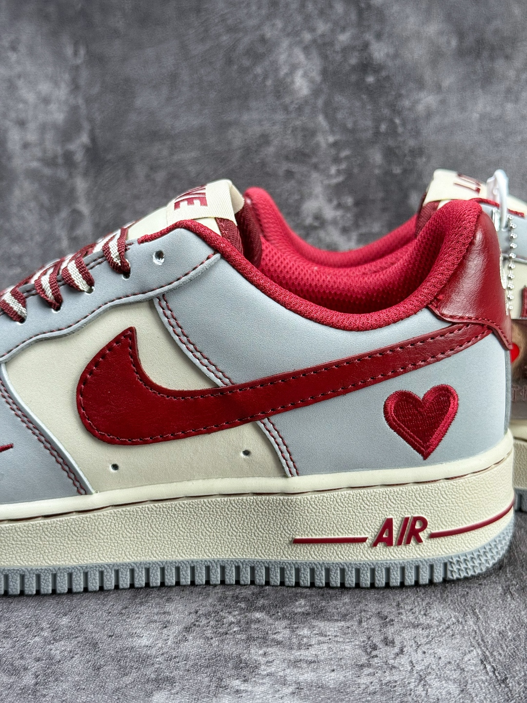 210 Nike Air Force 1 Low 07 LOVE 灰白红小勾 NH0601-540-Chinese UA Cheap High Quatity Brand Clothes Bags handbags Sneakers wholesale wholesaler seller from China Factory suppliers Fashion Clothing Shoes best Quality Beautiful Price 210 Nike Air Force 1 Low 07 LOVE 灰白红小勾 NH0601-540