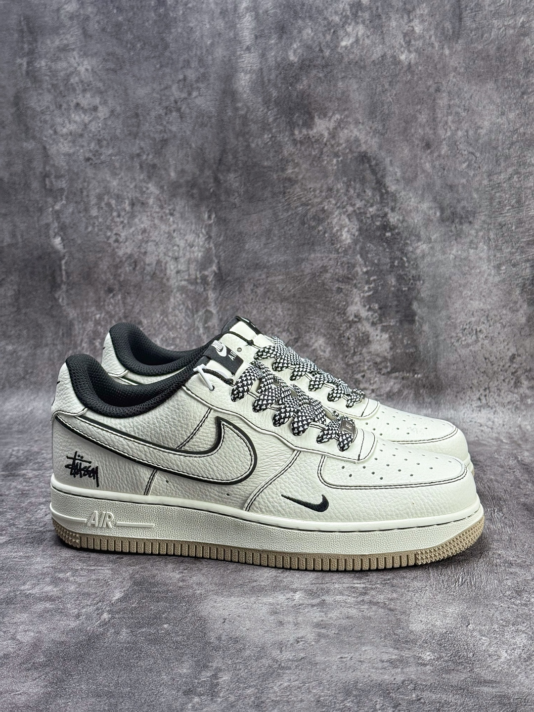 Nike Air Force 1 Low 07 x Stussy 白黑小勾满天星 MM3399-19-Top High Quatity Cheap Sneakers Fashion Clothing Clothes Bags handbags Shoes of all Brand wholesale With The best Quality And Beautiful Price from China Factory Chinese suppliers wholesaler seller Nike Air Force 1 Low 07 x Stussy 白黑小勾满天星 MM3399-19
