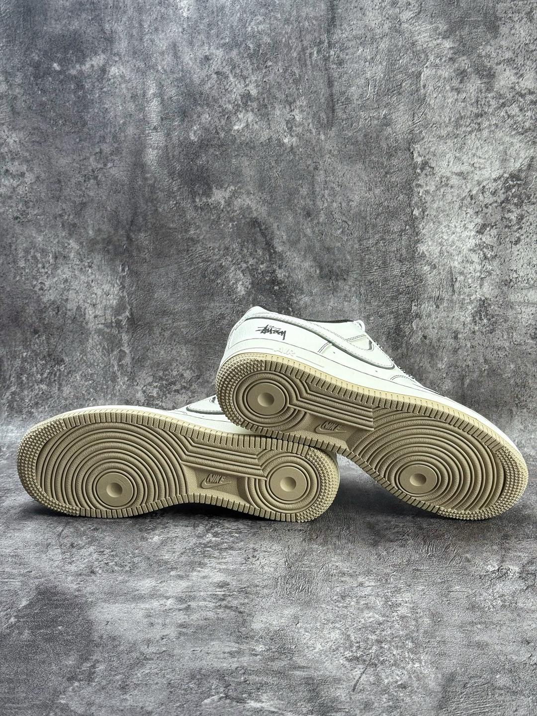 Nike Air Force 1 Low 07 x Stussy 白黑小勾满天星 MM3399-19-Top High Quatity Cheap Sneakers Fashion Clothing Clothes Bags handbags Shoes of all Brand wholesale With The best Quality And Beautiful Price from China Factory Chinese suppliers wholesaler seller Nike Air Force 1 Low 07 x Stussy 白黑小勾满天星 MM3399-19