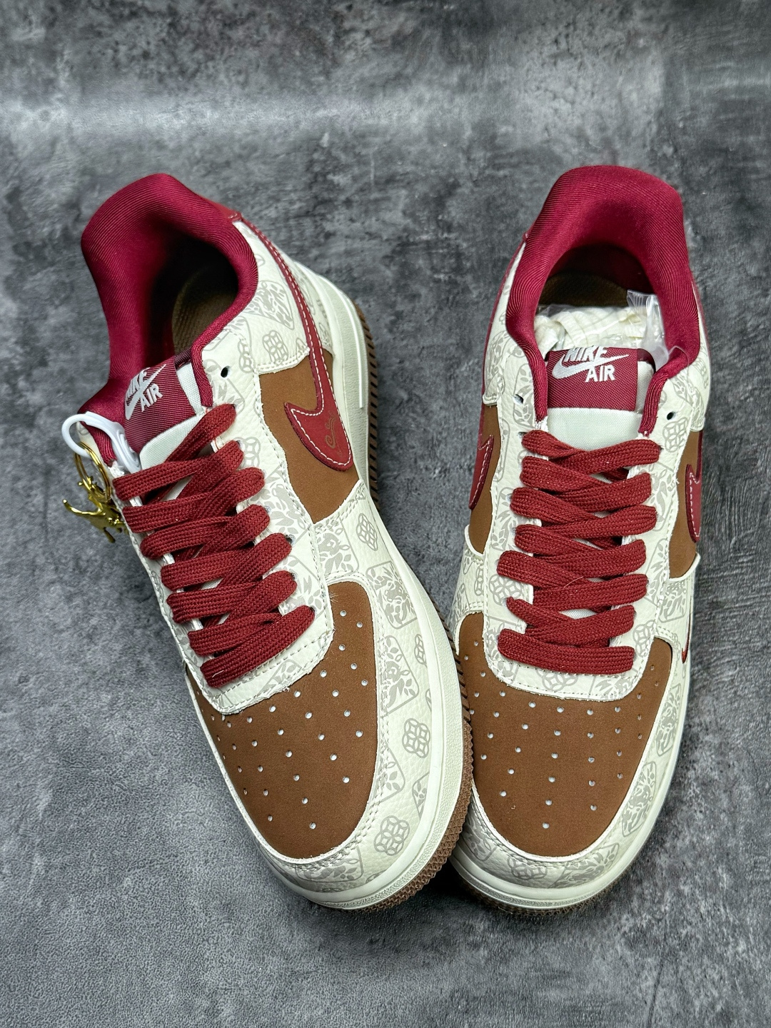 Nike Air Force 1 Low 07 马年限定 白棕红小勾 DW8806-007-Top High Quatity Cheap Sneakers Fashion Clothing Clothes Bags handbags Shoes of all Brand wholesale With The best Quality And Beautiful Price from China Factory Chinese suppliers wholesaler seller Nike Air Force 1 Low 07 马年限定 白棕红小勾 DW8806-007