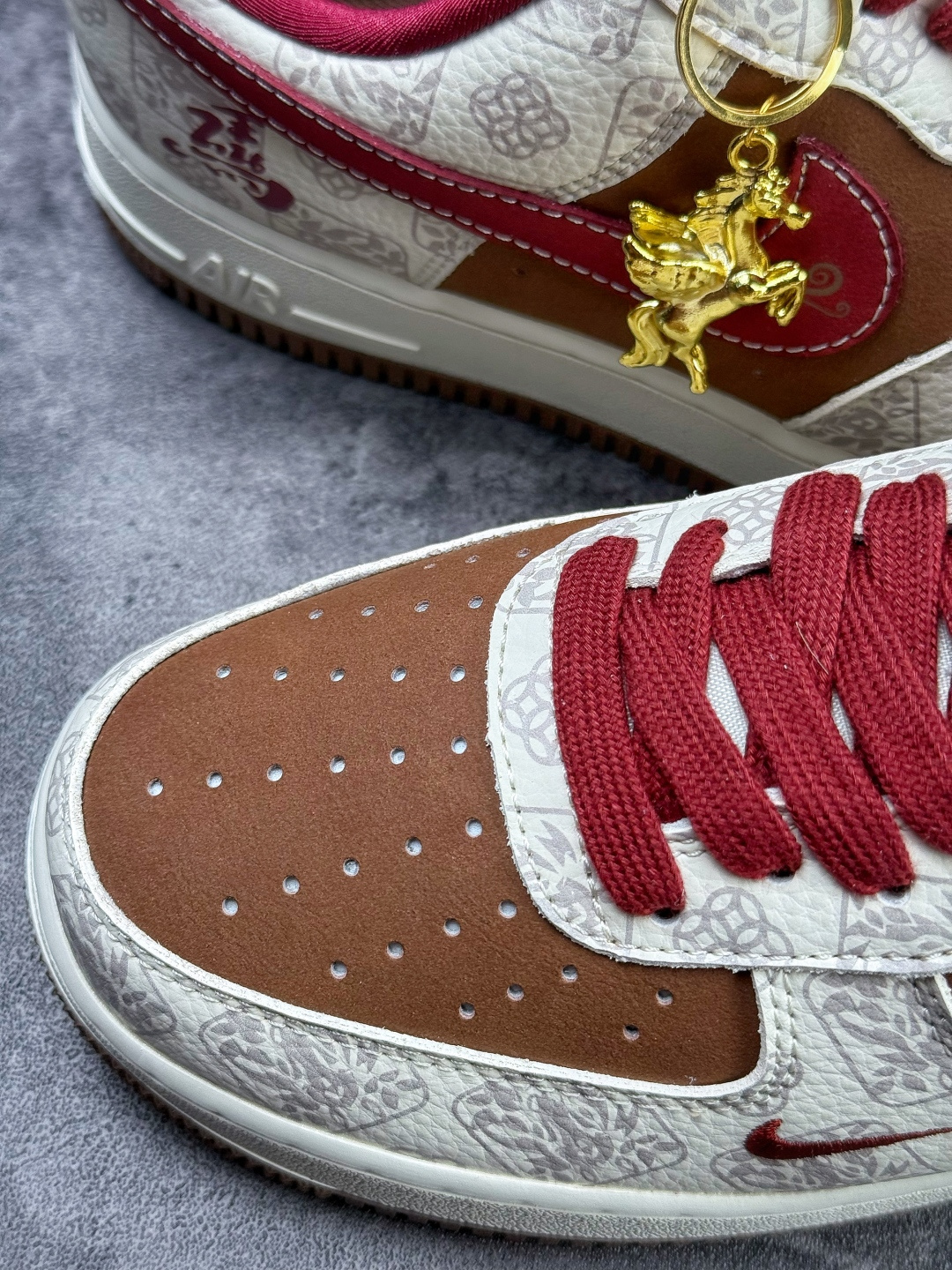 Nike Air Force 1 Low 07 马年限定 白棕红小勾 DW8806-007-Top High Quatity Cheap Sneakers Fashion Clothing Clothes Bags handbags Shoes of all Brand wholesale With The best Quality And Beautiful Price from China Factory Chinese suppliers wholesaler seller Nike Air Force 1 Low 07 马年限定 白棕红小勾 DW8806-007