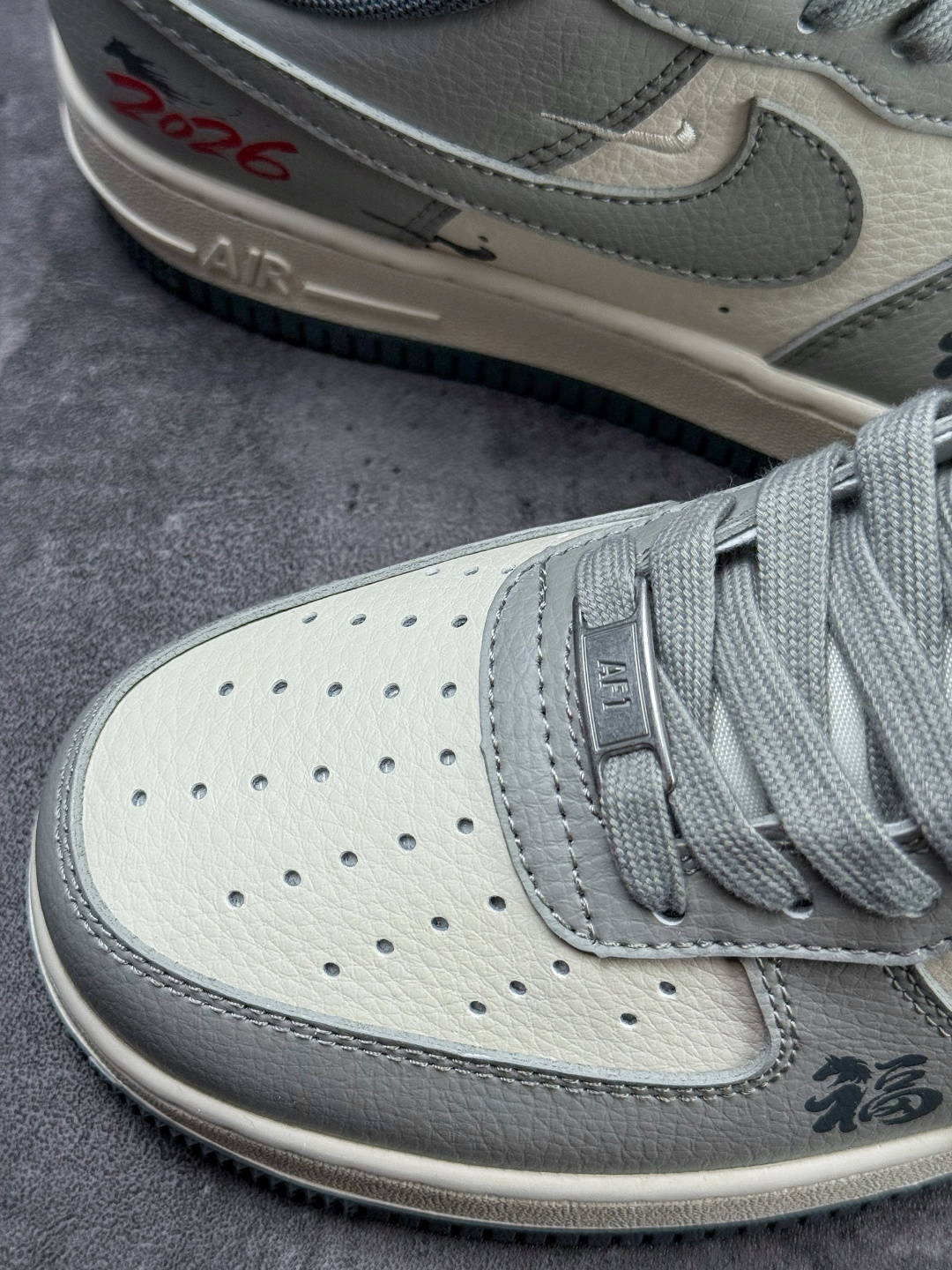 210 Nike Air Force 1 Low 07 马年限定 灰白双小勾 MZ9588-833-Chinese UA Cheap High Quatity Brand Clothes Bags handbags Sneakers wholesale wholesaler seller from China Factory suppliers Fashion Clothing Shoes best Quality Beautiful Price 210 Nike Air Force 1 Low 07 马年限定 灰白双小勾 MZ9588-833
