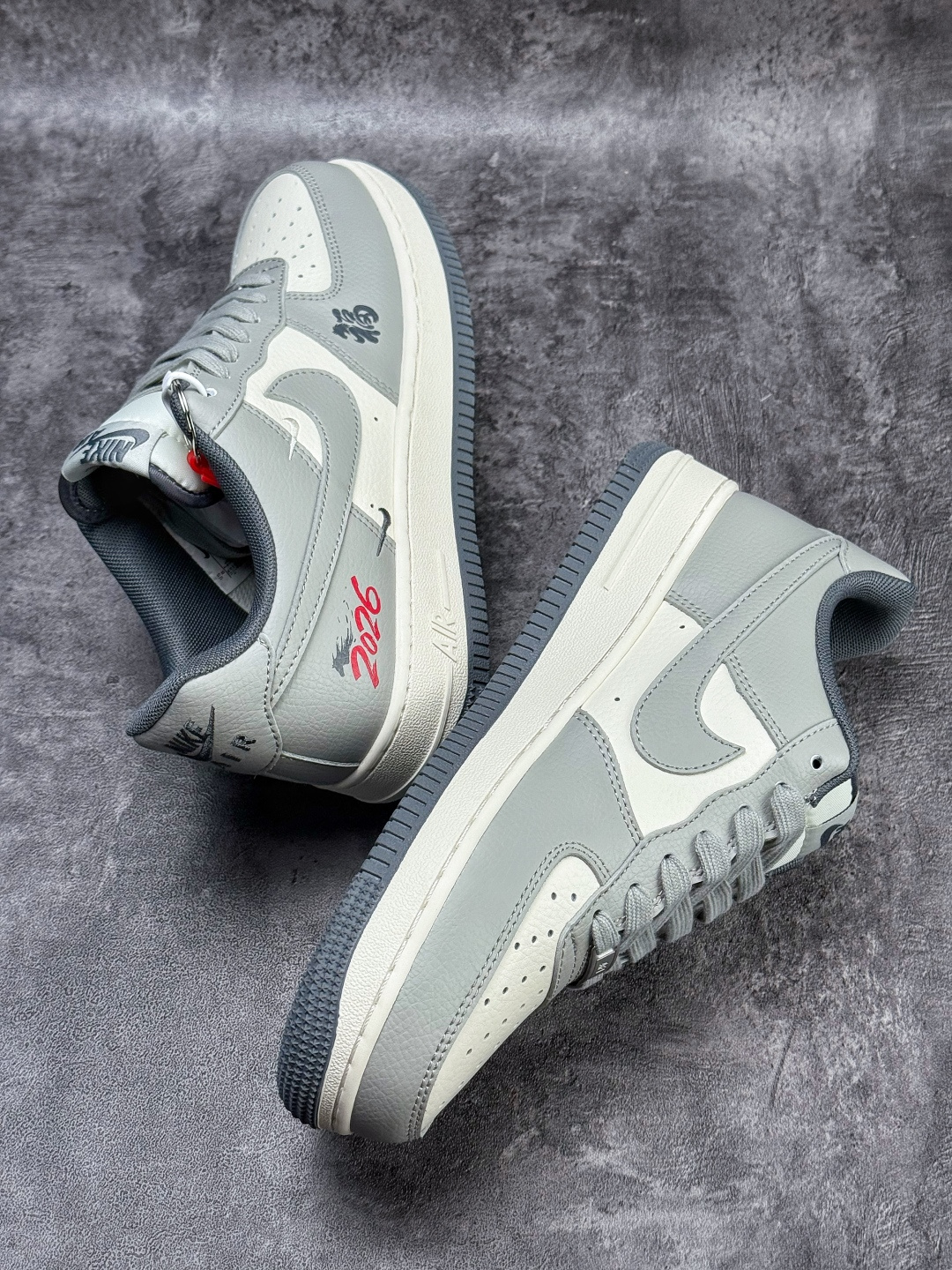 210 Nike Air Force 1 Low 07 马年限定 灰白双小勾 MZ9588-833-Chinese UA Cheap High Quatity Brand Clothes Bags handbags Sneakers wholesale wholesaler seller from China Factory suppliers Fashion Clothing Shoes best Quality Beautiful Price 210 Nike Air Force 1 Low 07 马年限定 灰白双小勾 MZ9588-833