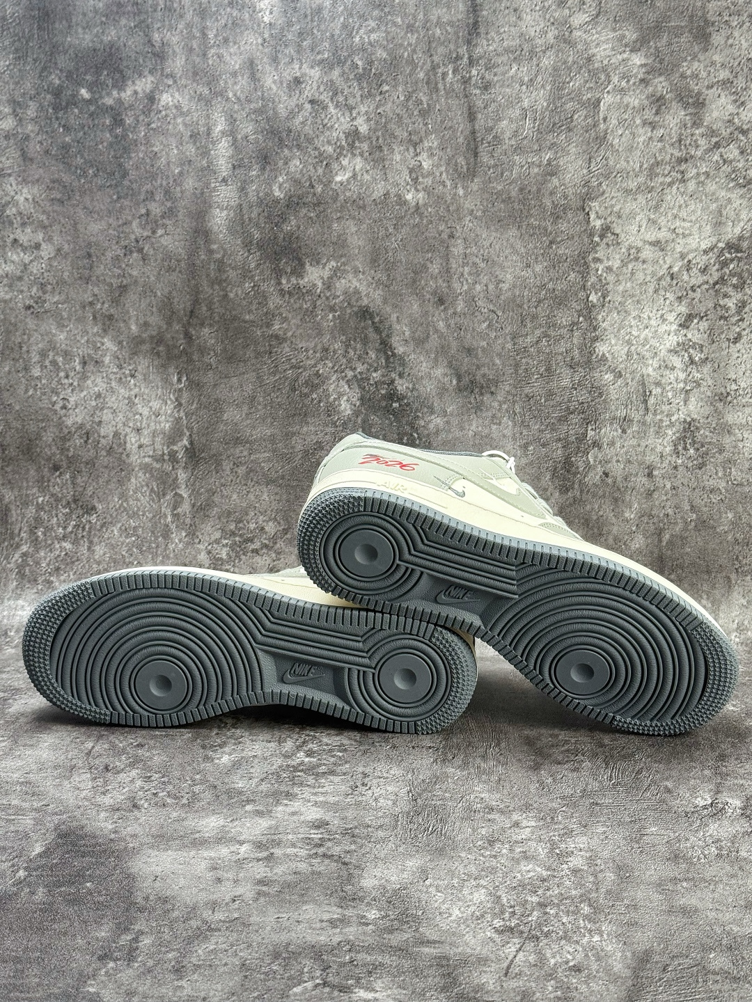 210 Nike Air Force 1 Low 07 马年限定 灰白双小勾 MZ9588-833-Chinese UA Cheap High Quatity Brand Clothes Bags handbags Sneakers wholesale wholesaler seller from China Factory suppliers Fashion Clothing Shoes best Quality Beautiful Price 210 Nike Air Force 1 Low 07 马年限定 灰白双小勾 MZ9588-833