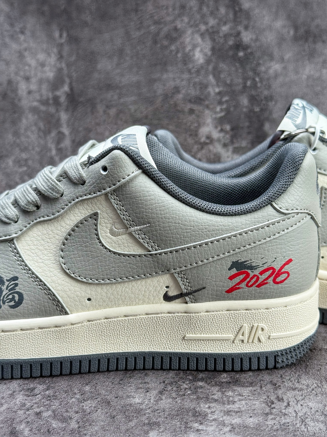 210 Nike Air Force 1 Low 07 马年限定 灰白双小勾 MZ9588-833-Chinese UA Cheap High Quatity Brand Clothes Bags handbags Sneakers wholesale wholesaler seller from China Factory suppliers Fashion Clothing Shoes best Quality Beautiful Price 210 Nike Air Force 1 Low 07 马年限定 灰白双小勾 MZ9588-833