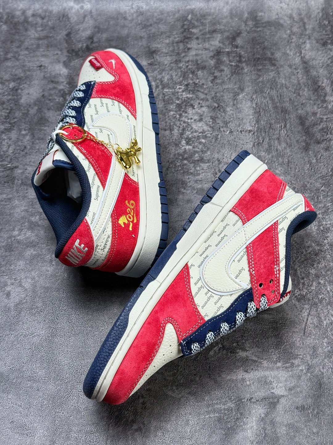 230 Nike SB Dunk Low x Superme 红白蓝小勾满天星 DN3168-026-Chinese UA Cheap High Quatity Brand Clothes Bags handbags Sneakers wholesale wholesaler seller from China Factory suppliers Fashion Clothing Shoes best Quality Beautiful Price 230 Nike SB Dunk Low x Superme 红白蓝小勾满天星 DN3168-026