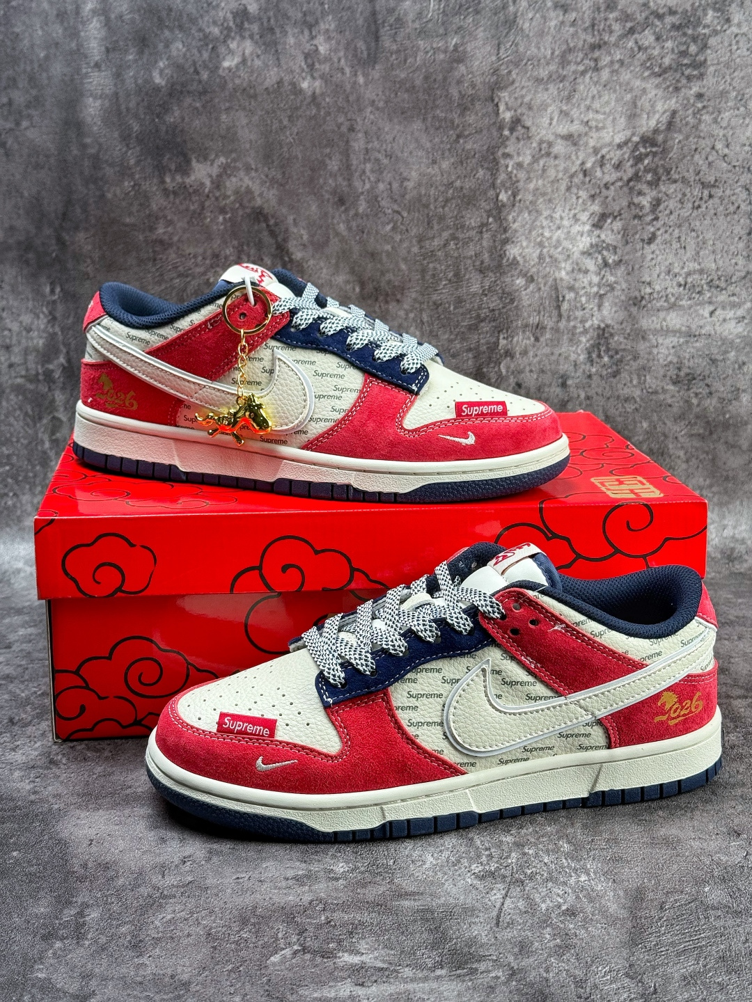 230 Nike SB Dunk Low x Superme 红白蓝小勾满天星 DN3168-026-Chinese UA Cheap High Quatity Brand Clothes Bags handbags Sneakers wholesale wholesaler seller from China Factory suppliers Fashion Clothing Shoes best Quality Beautiful Price 230 Nike SB Dunk Low x Superme 红白蓝小勾满天星 DN3168-026