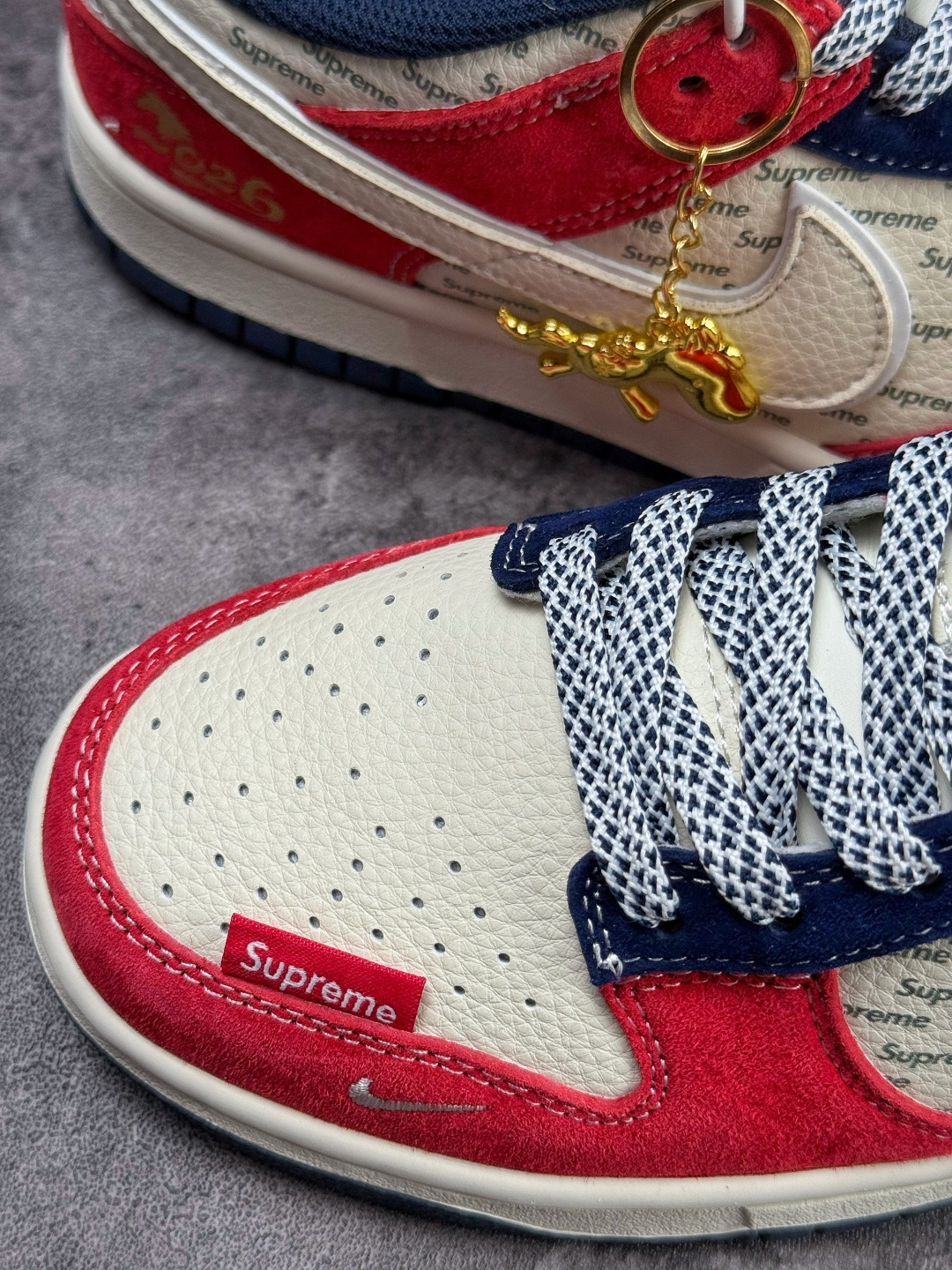 230 Nike SB Dunk Low x Superme 红白蓝小勾满天星 DN3168-026-Chinese UA Cheap High Quatity Brand Clothes Bags handbags Sneakers wholesale wholesaler seller from China Factory suppliers Fashion Clothing Shoes best Quality Beautiful Price 230 Nike SB Dunk Low x Superme 红白蓝小勾满天星 DN3168-026