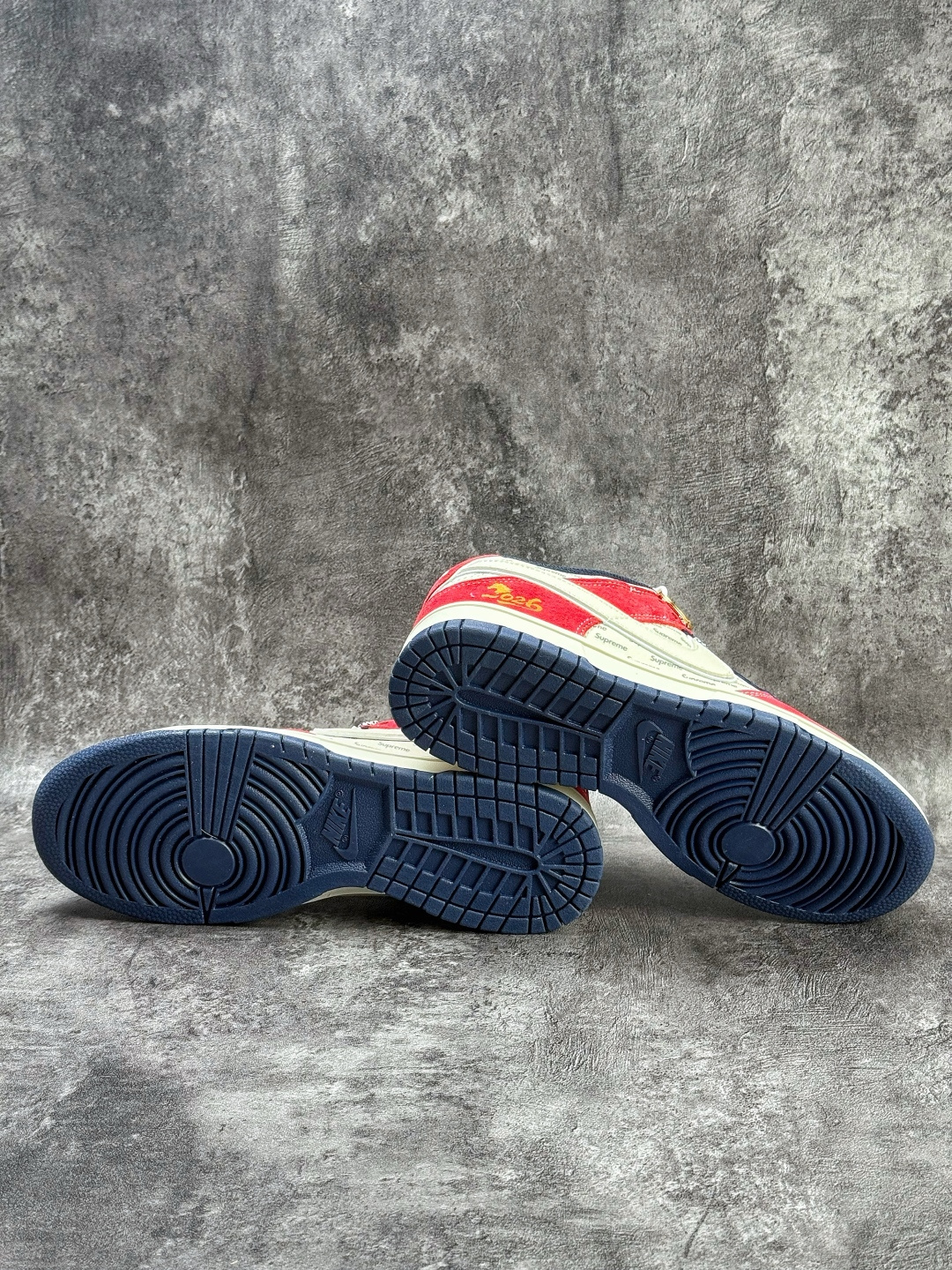 230 Nike SB Dunk Low x Superme 红白蓝小勾满天星 DN3168-026-Chinese UA Cheap High Quatity Brand Clothes Bags handbags Sneakers wholesale wholesaler seller from China Factory suppliers Fashion Clothing Shoes best Quality Beautiful Price 230 Nike SB Dunk Low x Superme 红白蓝小勾满天星 DN3168-026