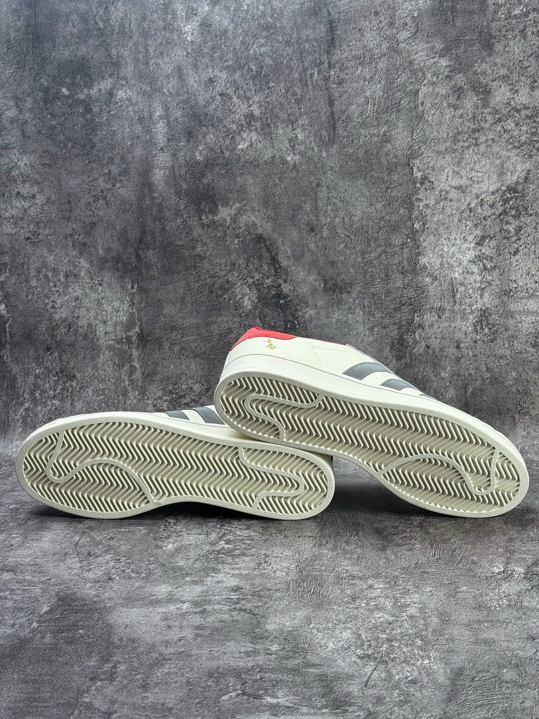 AD Originals Super马年限定 白灰红 SD6826-Top High Quatity Cheap Sneakers Fashion Clothing Clothes Bags handbags Shoes of all Brand wholesale With The best Quality And Beautiful Price from China Factory Chinese suppliers wholesaler seller AD Originals Super马年限定 白灰红 SD6826