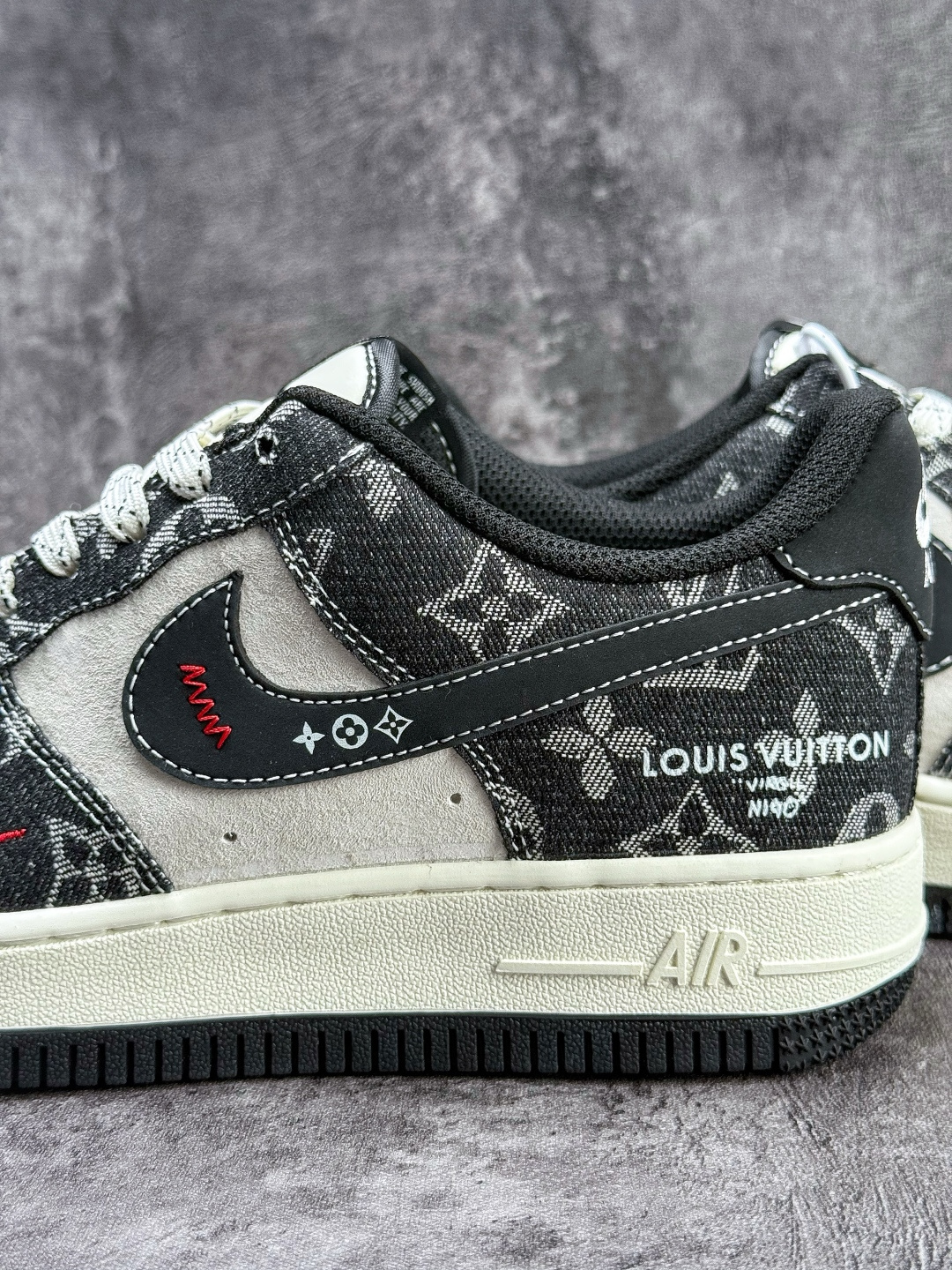Nike Air Force 1 Low 07 马年限定 黑白红小勾满天星 KG6699-F56-Top High Quatity Cheap Sneakers Fashion Clothing Clothes Bags handbags Shoes of all Brand wholesale With The best Quality And Beautiful Price from China Factory Chinese suppliers wholesaler seller Nike Air Force 1 Low 07 马年限定 黑白红小勾满天星 KG6699-F56