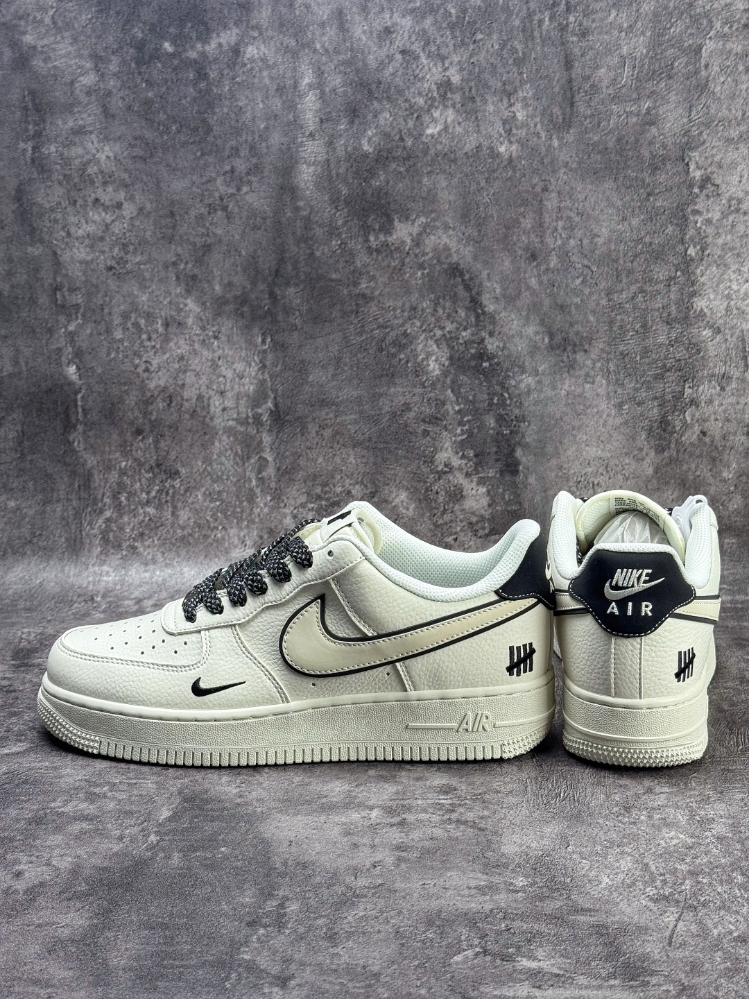 Nike Air Force 1 Low 07 x UNDEFEATED 白黑小勾满天星 CS5288-066-Top High Quatity Cheap Sneakers Fashion Clothing Clothes Bags handbags Shoes of all Brand wholesale With The best Quality And Beautiful Price from China Factory Chinese suppliers wholesaler seller Nike Air Force 1 Low 07 x UNDEFEATED 白黑小勾满天星 CS5288-066