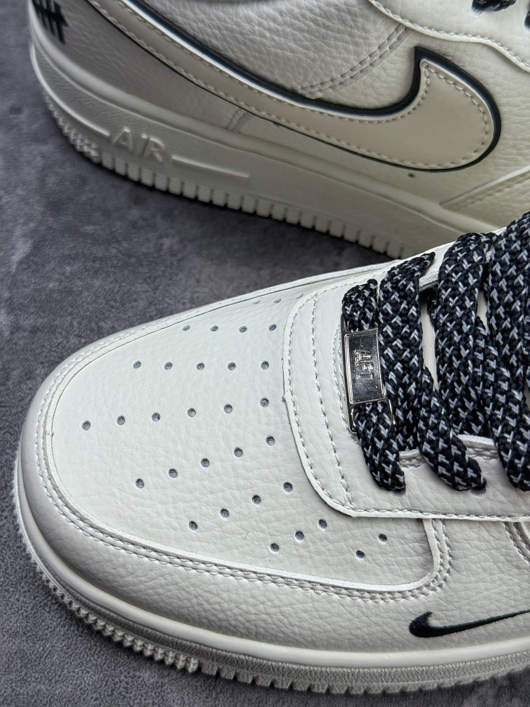 Nike Air Force 1 Low 07 x UNDEFEATED 白黑小勾满天星 CS5288-066-Top High Quatity Cheap Sneakers Fashion Clothing Clothes Bags handbags Shoes of all Brand wholesale With The best Quality And Beautiful Price from China Factory Chinese suppliers wholesaler seller Nike Air Force 1 Low 07 x UNDEFEATED 白黑小勾满天星 CS5288-066