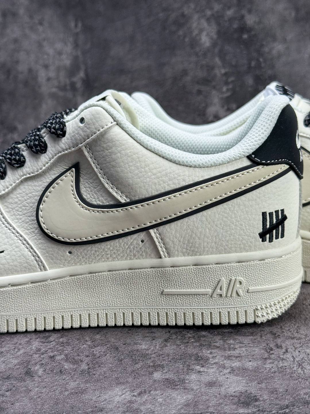 Nike Air Force 1 Low 07 x UNDEFEATED 白黑小勾满天星 CS5288-066-Top High Quatity Cheap Sneakers Fashion Clothing Clothes Bags handbags Shoes of all Brand wholesale With The best Quality And Beautiful Price from China Factory Chinese suppliers wholesaler seller Nike Air Force 1 Low 07 x UNDEFEATED 白黑小勾满天星 CS5288-066