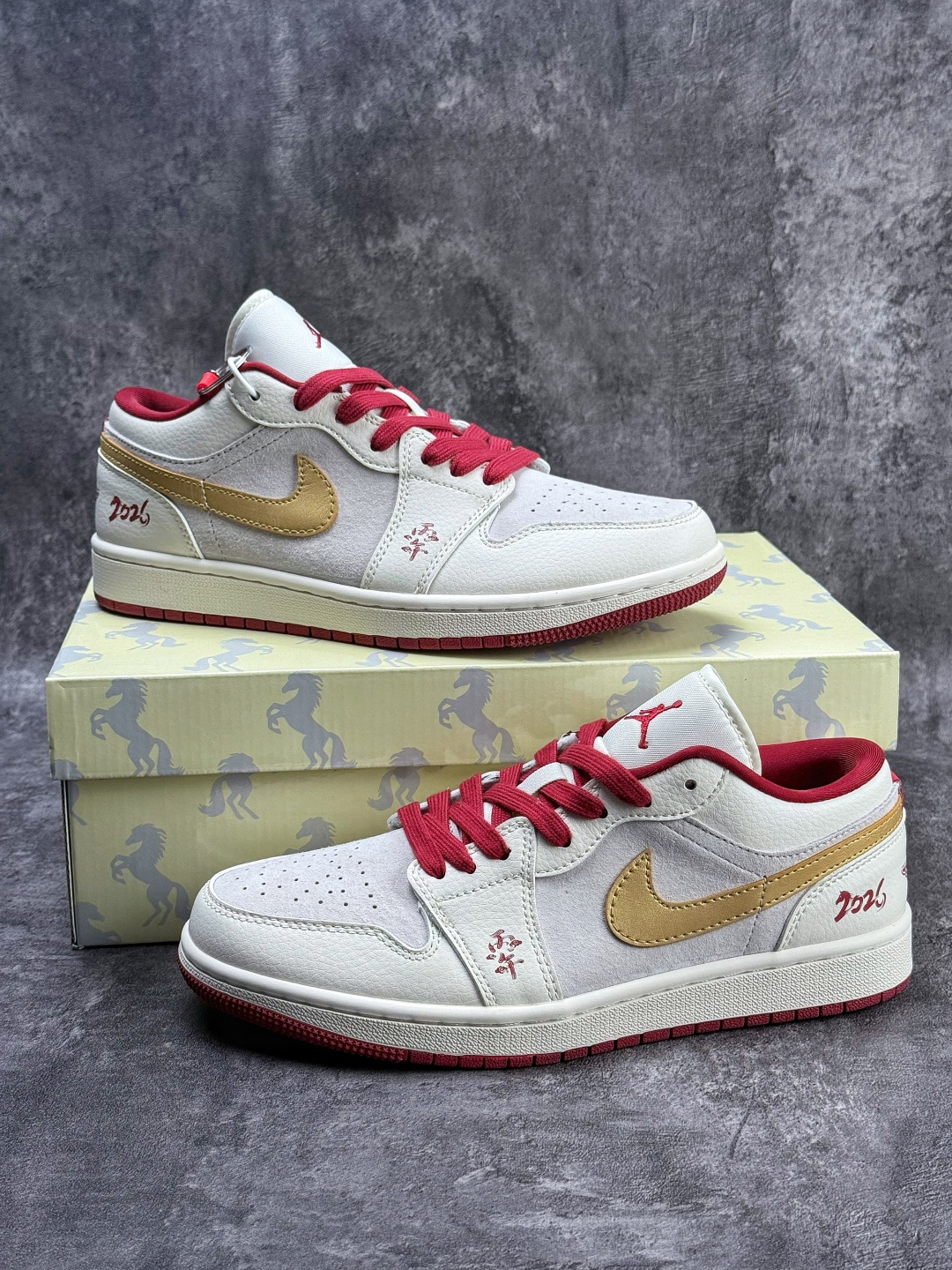 Air Jordan 1 Retro Low 马年限定 白灰红 XT6998-137-Top High Quatity Cheap Sneakers Fashion Clothing Clothes Bags handbags Shoes of all Brand wholesale With The best Quality And Beautiful Price from China Factory Chinese suppliers wholesaler seller Air Jordan 1 Retro Low 马年限定 白灰红 XT6998-137