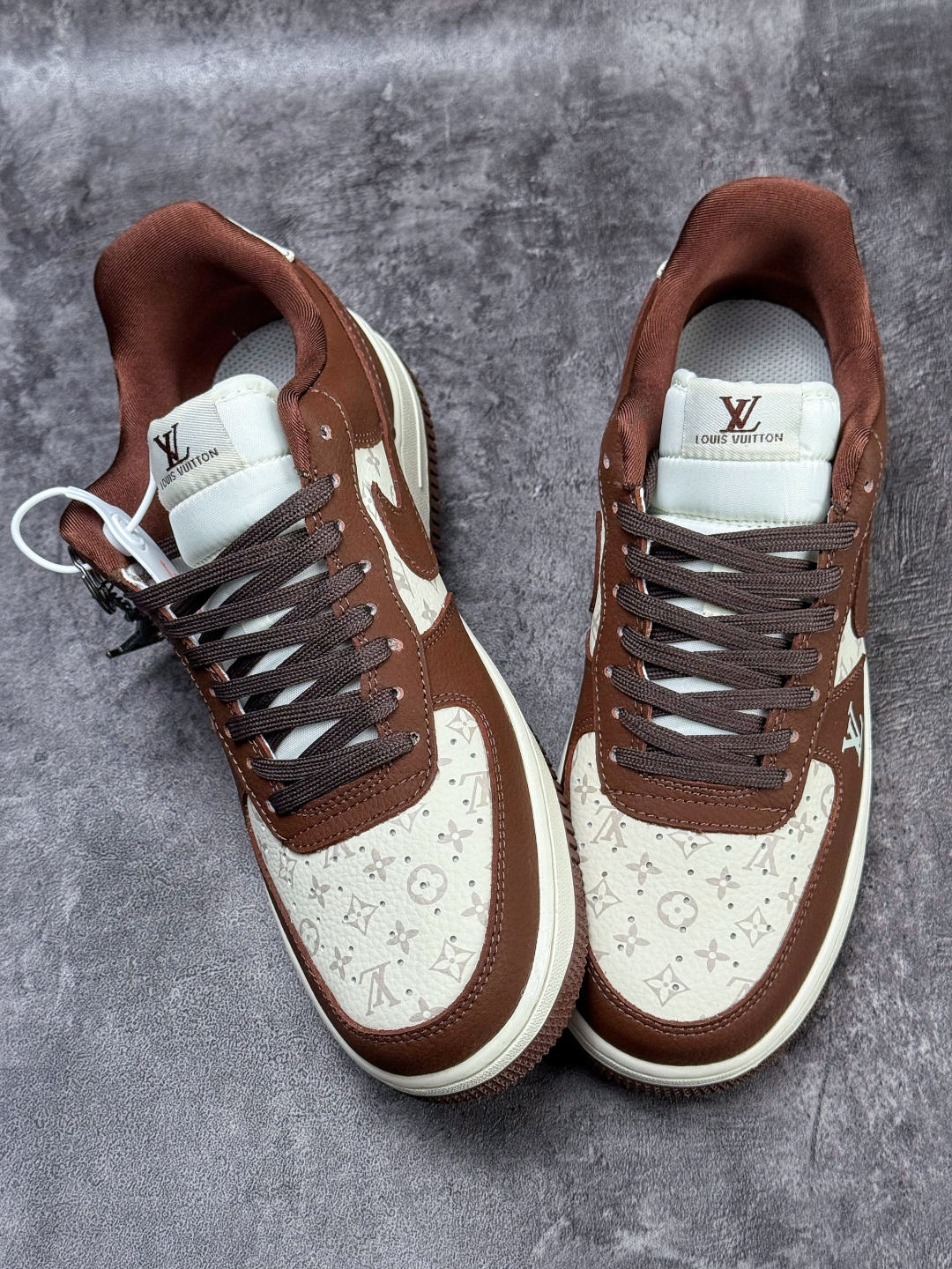 Nike Air Force 1 Low 07 x Louis Vuitton 棕白 DF0188-127-Top High Quatity Cheap Sneakers Fashion Clothing Clothes Bags handbags Shoes of all Brand wholesale With The best Quality And Beautiful Price from China Factory Chinese suppliers wholesaler seller Nike Air Force 1 Low 07 x Louis Vuitton 棕白 DF0188-127