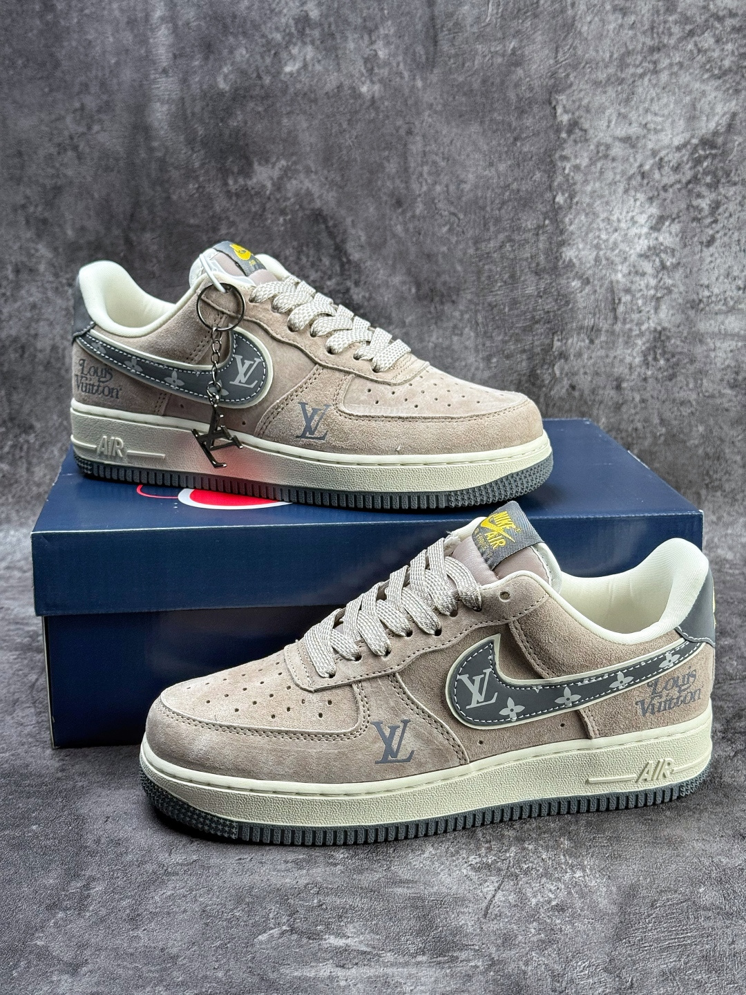 210 Nike Air Force 1 Low 07 x Louis Vuitton 棕灰满天星 KL1688-003