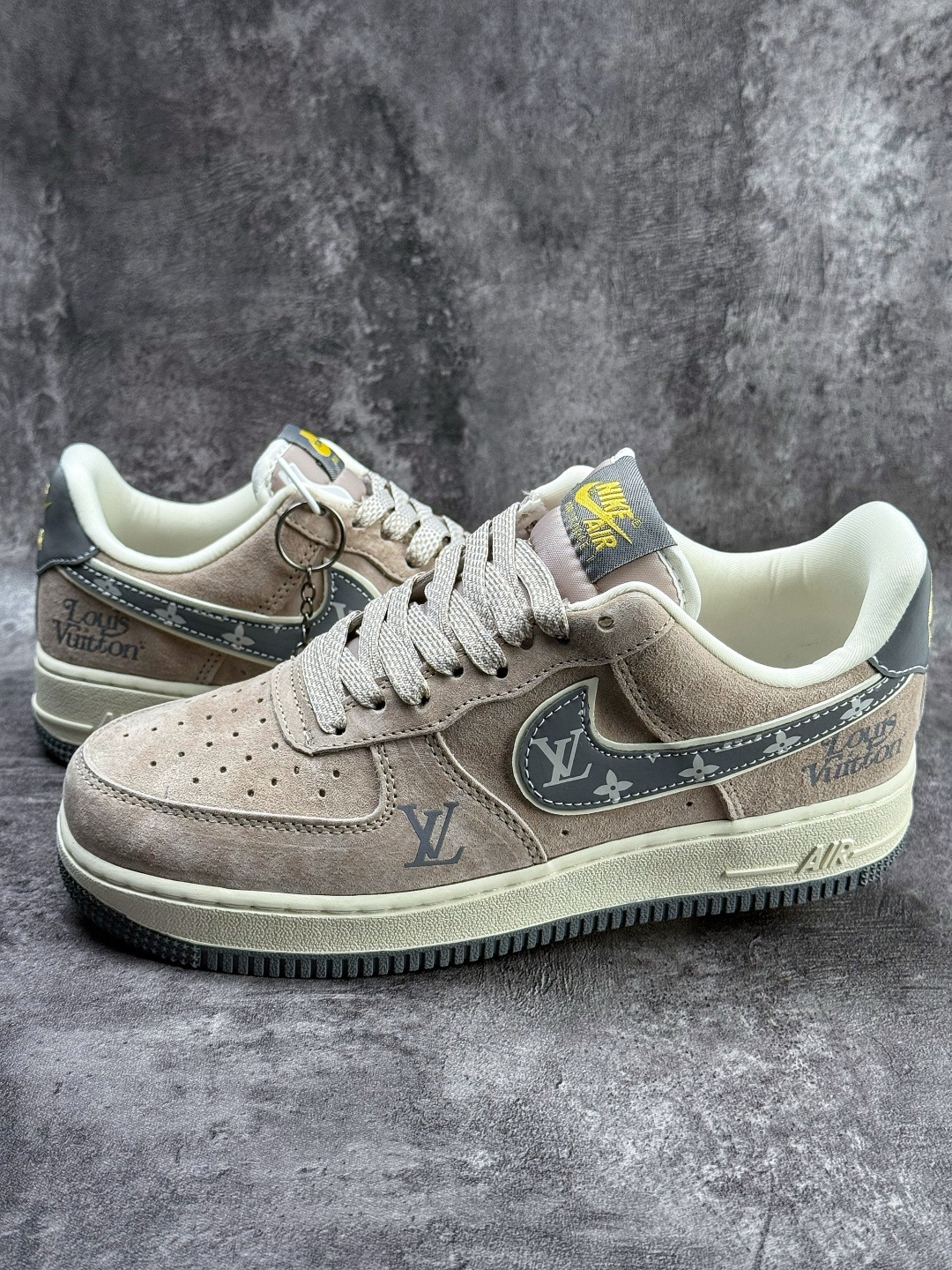 210 Nike Air Force 1 Low 07 x Louis Vuitton 棕灰满天星 KL1688-003
