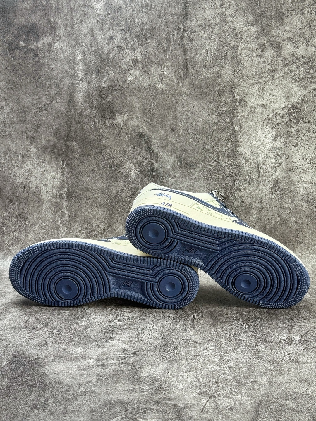 Nike Air Force 1 Low 07 x Stussy 蓝白小勾满天星 HH7518-081-Top High Quatity Cheap Sneakers Fashion Clothing Clothes Bags handbags Shoes of all Brand wholesale With The best Quality And Beautiful Price from China Factory Chinese suppliers wholesaler seller Nike Air Force 1 Low 07 x Stussy 蓝白小勾满天星 HH7518-081
