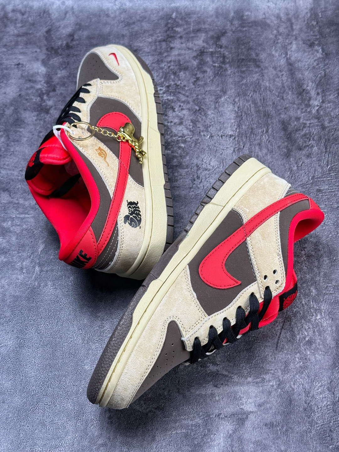 Nike SB Dunk Low 马年限定 棕红小勾 TX1688-022-Top High Quatity Cheap Sneakers Fashion Clothing Clothes Bags handbags Shoes of all Brand wholesale With The best Quality And Beautiful Price from China Factory Chinese suppliers wholesaler seller Nike SB Dunk Low 马年限定 棕红小勾 TX1688-022