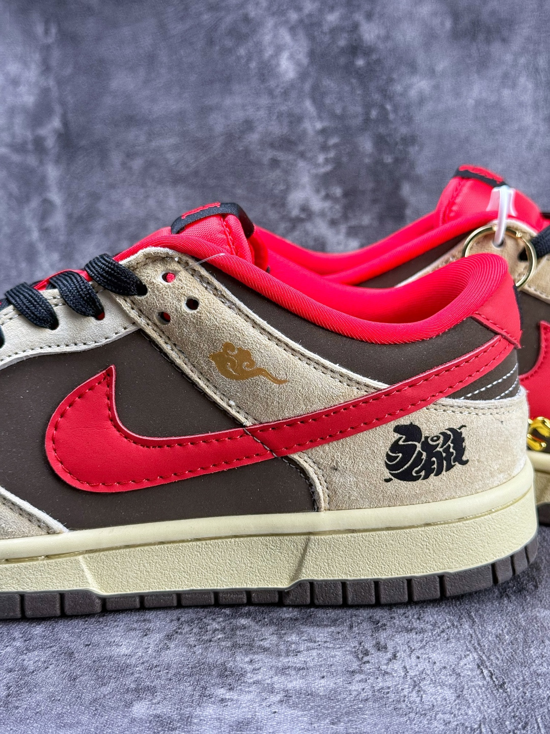 Nike SB Dunk Low 马年限定 棕红小勾 TX1688-022-Top High Quatity Cheap Sneakers Fashion Clothing Clothes Bags handbags Shoes of all Brand wholesale With The best Quality And Beautiful Price from China Factory Chinese suppliers wholesaler seller Nike SB Dunk Low 马年限定 棕红小勾 TX1688-022