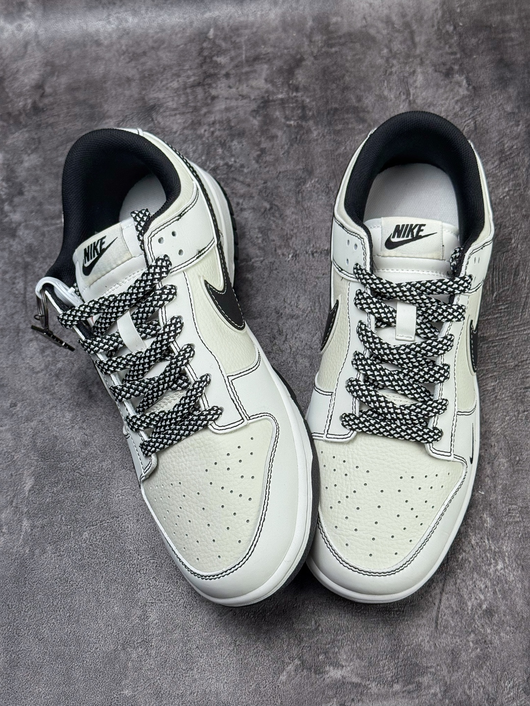 Nike SB Dunk Low 白黑小勾满天星 CS1688-136-Top High Quatity Cheap Sneakers Fashion Clothing Clothes Bags handbags Shoes of all Brand wholesale With The best Quality And Beautiful Price from China Factory Chinese suppliers wholesaler seller Nike SB Dunk Low 白黑小勾满天星 CS1688-136