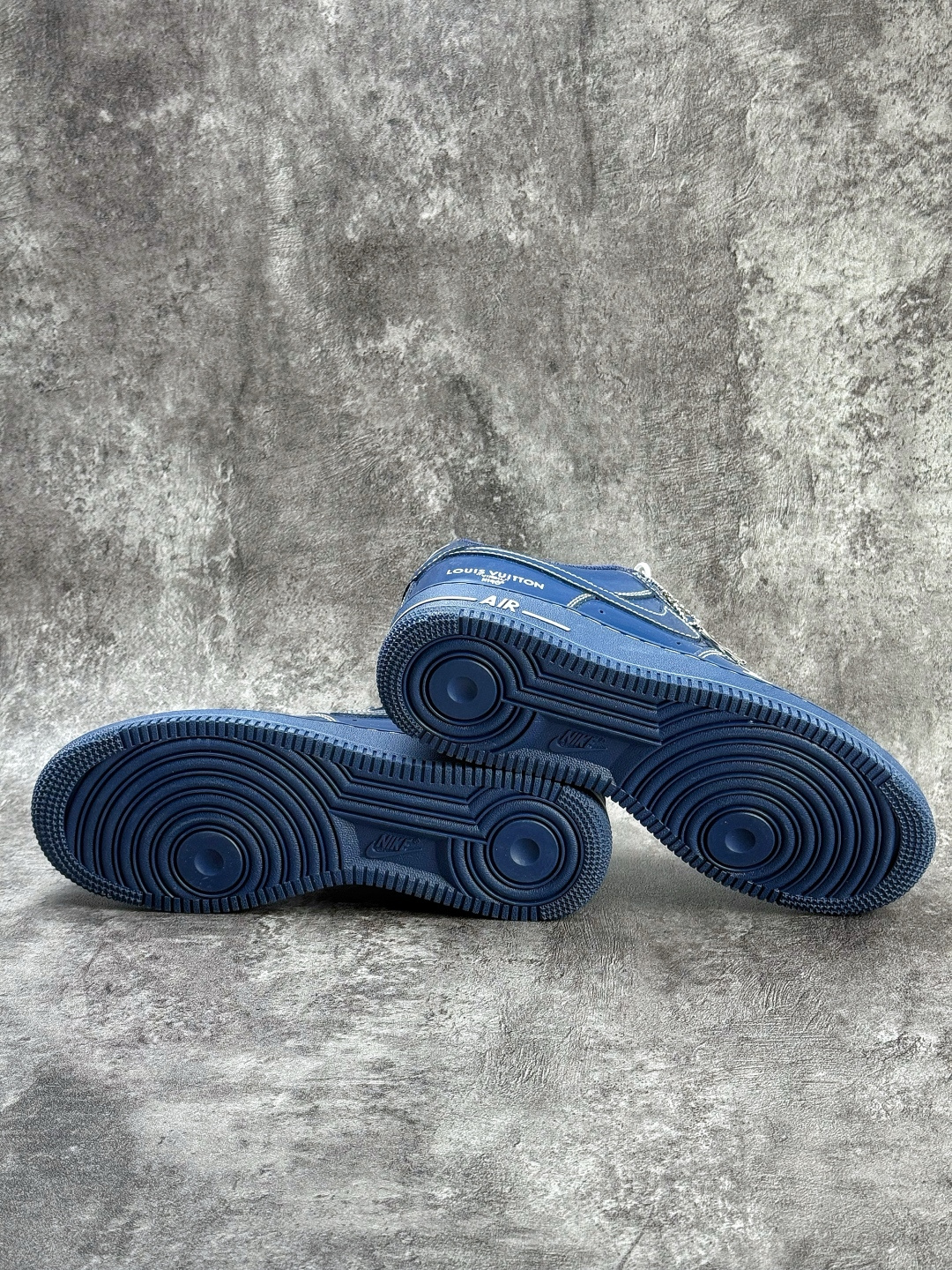 210 Nike Air Force 1 Low 07 x Louis Vuitton 蓝白漆皮 NH0601-524-Chinese UA Cheap High Quatity Brand Clothes Bags handbags Sneakers wholesale wholesaler seller from China Factory suppliers Fashion Clothing Shoes best Quality Beautiful Price 210 Nike Air Force 1 Low 07 x Louis Vuitton 蓝白漆皮 NH0601-524