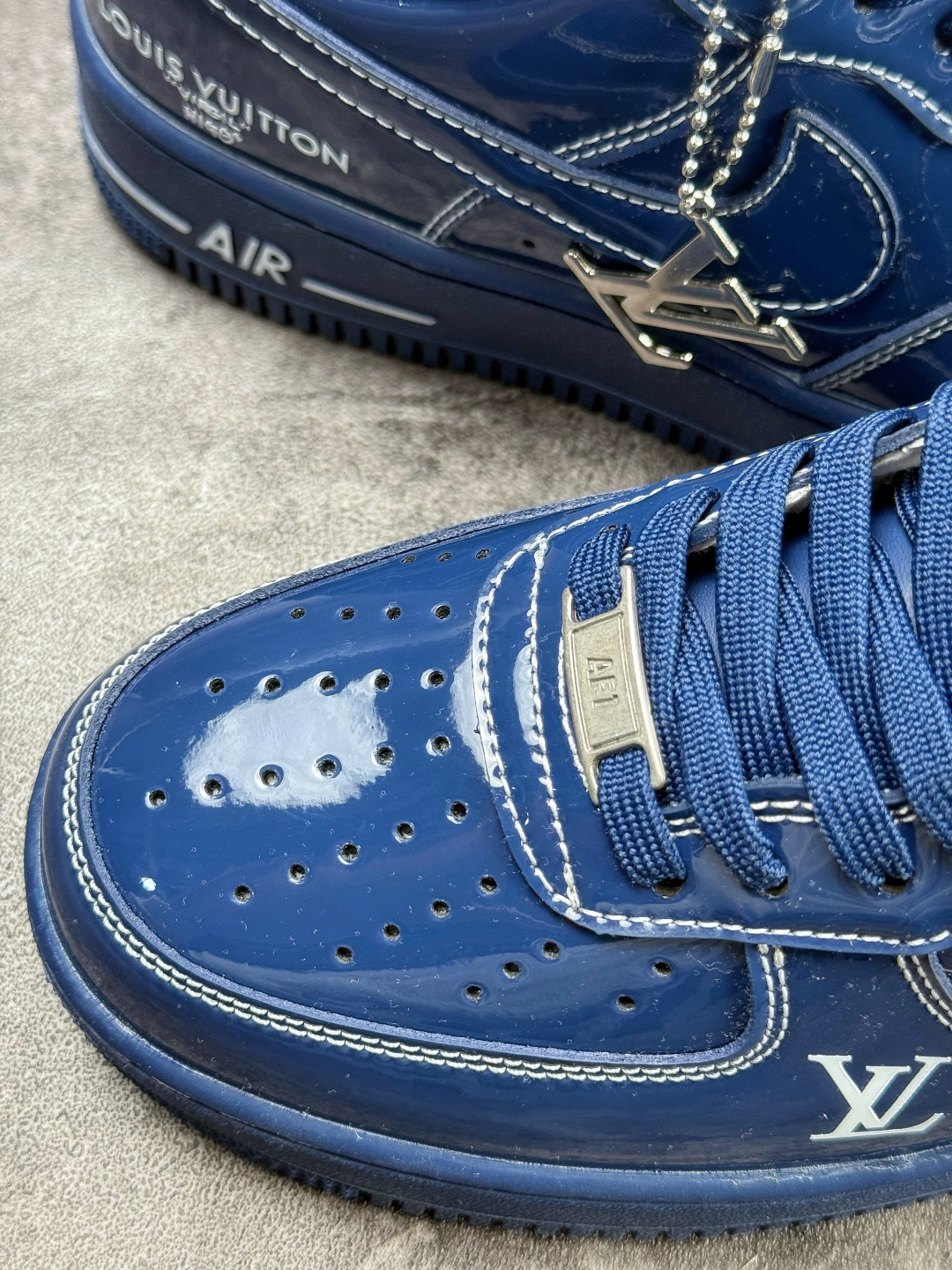 210 Nike Air Force 1 Low 07 x Louis Vuitton 蓝白漆皮 NH0601-524-Chinese UA Cheap High Quatity Brand Clothes Bags handbags Sneakers wholesale wholesaler seller from China Factory suppliers Fashion Clothing Shoes best Quality Beautiful Price 210 Nike Air Force 1 Low 07 x Louis Vuitton 蓝白漆皮 NH0601-524