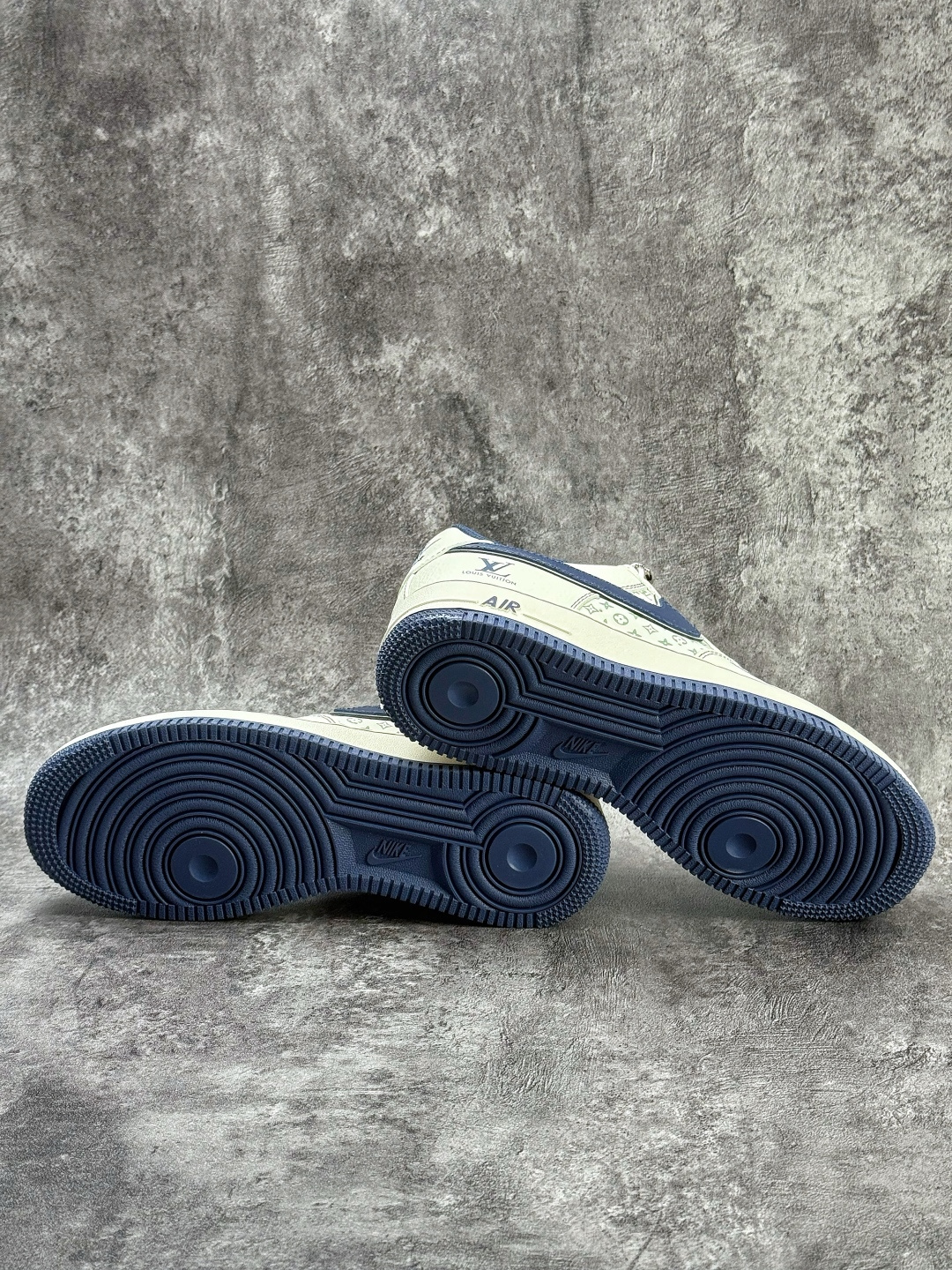 210 Nike Air Force 1 Low 07 x Louis Vuitton 白蓝小勾满天星 HH7518-078-Chinese UA Cheap High Quatity Brand Clothes Bags handbags Sneakers wholesale wholesaler seller from China Factory suppliers Fashion Clothing Shoes best Quality Beautiful Price 210 Nike Air Force 1 Low 07 x Louis Vuitton 白蓝小勾满天星 HH7518-078