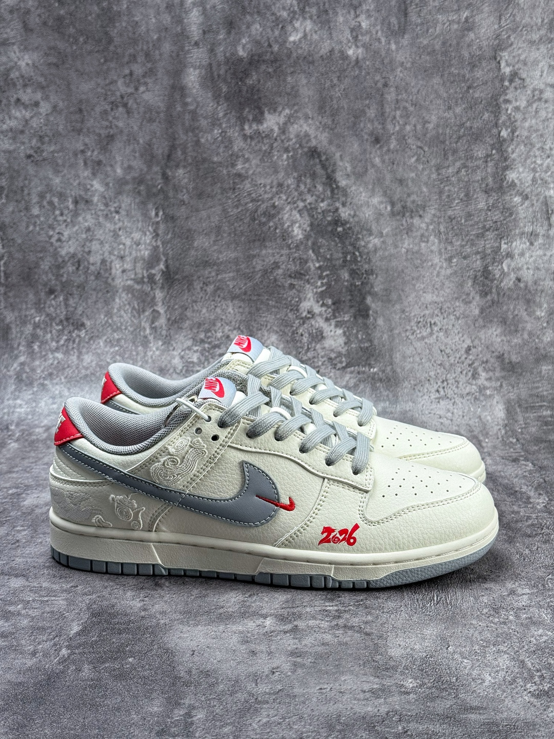 230 Nike SB Dunk Low 马年限定 白灰小勾 FF9989-024-Chinese UA Cheap High Quatity Brand Clothes Bags handbags Sneakers wholesale wholesaler seller from China Factory suppliers Fashion Clothing Shoes best Quality Beautiful Price 230 Nike SB Dunk Low 马年限定 白灰小勾 FF9989-024