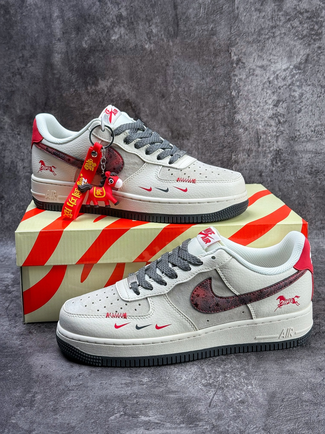 Nike Air Force 1 Low 07 马年限定 白灰红三小勾满天星 XT6998-147-Top High Quatity Cheap Sneakers Fashion Clothing Clothes Bags handbags Shoes of all Brand wholesale With The best Quality And Beautiful Price from China Factory Chinese suppliers wholesaler seller Nike Air Force 1 Low 07 马年限定 白灰红三小勾满天星 XT6998-147
