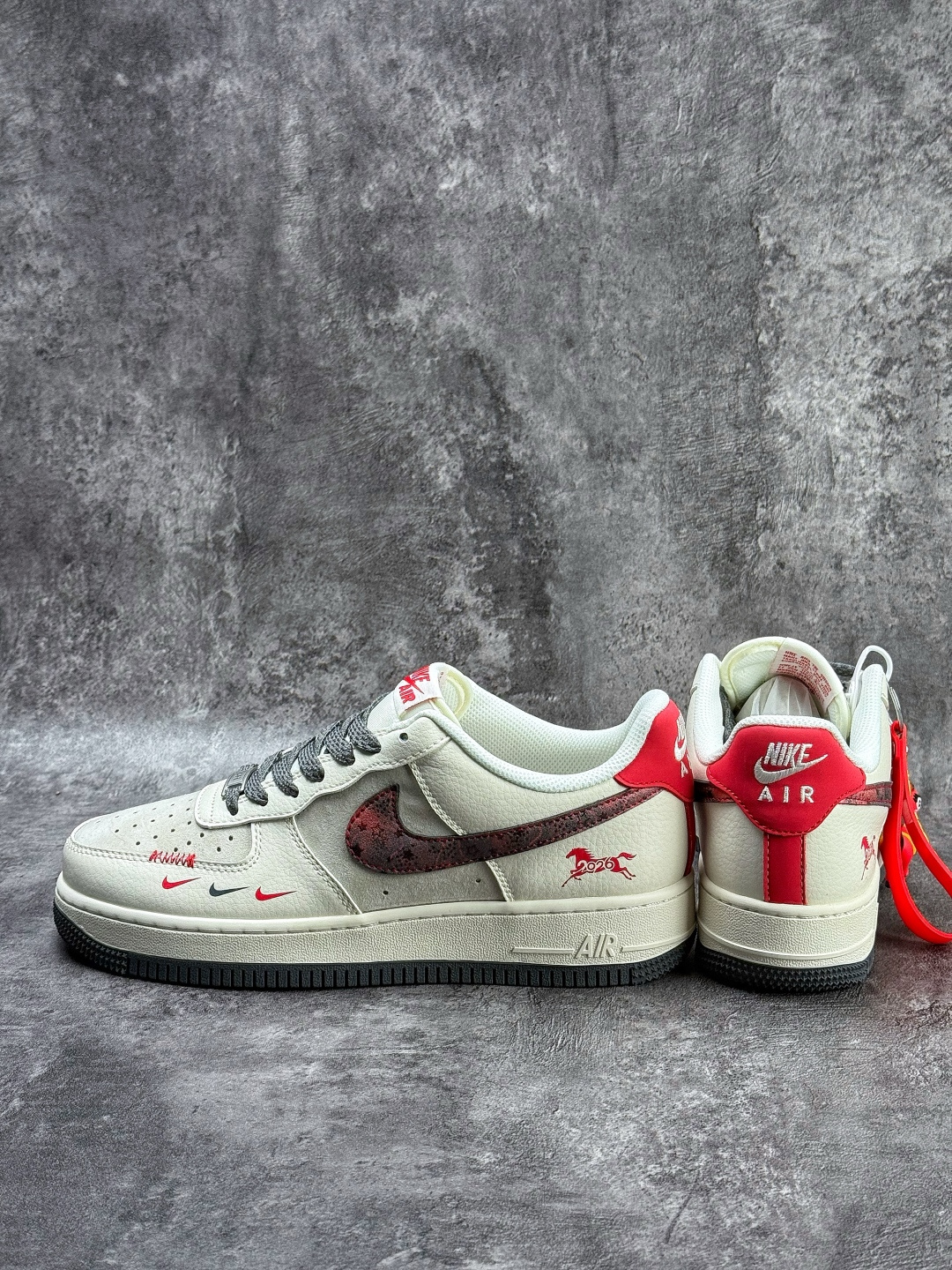 Nike Air Force 1 Low 07 马年限定 白灰红三小勾满天星 XT6998-147-Top High Quatity Cheap Sneakers Fashion Clothing Clothes Bags handbags Shoes of all Brand wholesale With The best Quality And Beautiful Price from China Factory Chinese suppliers wholesaler seller Nike Air Force 1 Low 07 马年限定 白灰红三小勾满天星 XT6998-147