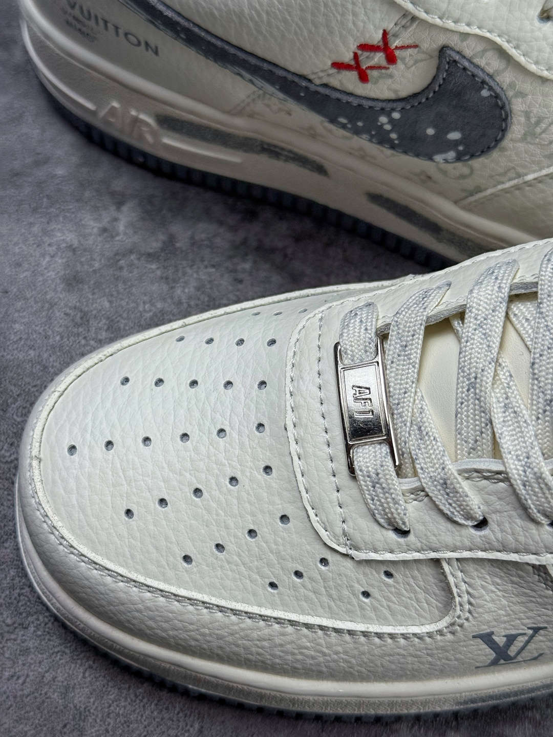 Nike Air Force 1 Low 07 x Louis Vuitton 白灰 KG6699-F49