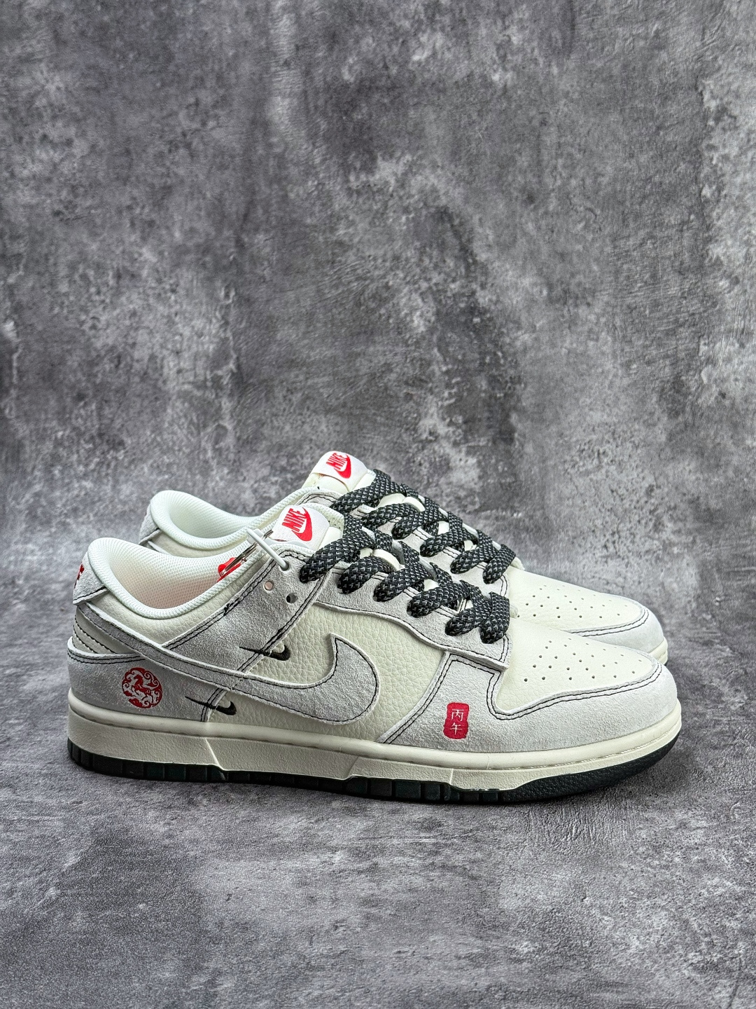 Nike SB Dunk Low 马年限定 灰白双小勾满天星 SD6868-114-Top High Quatity Cheap Sneakers Fashion Clothing Clothes Bags handbags Shoes of all Brand wholesale With The best Quality And Beautiful Price from China Factory Chinese suppliers wholesaler seller Nike SB Dunk Low 马年限定 灰白双小勾满天星 SD6868-114