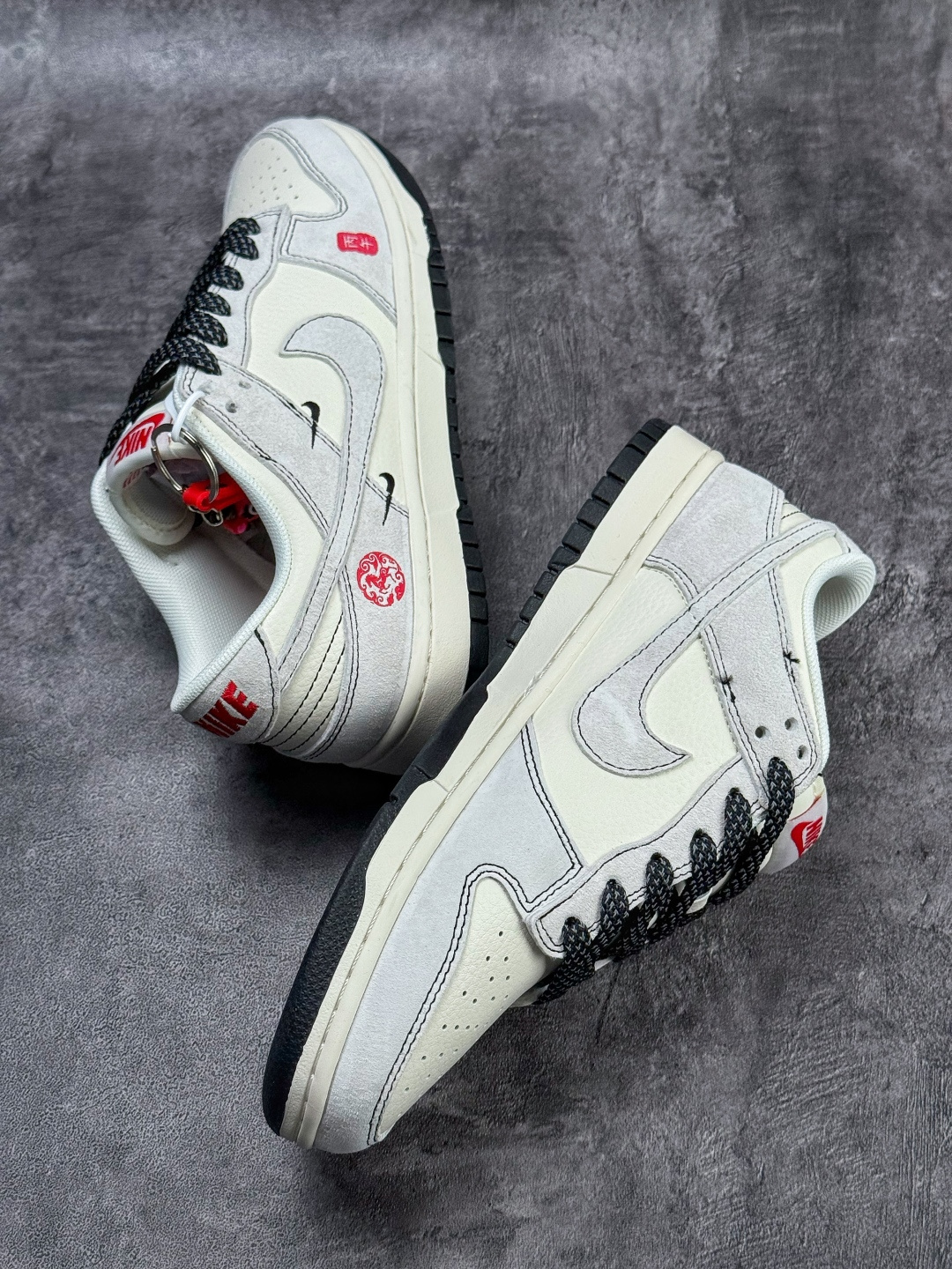 Nike SB Dunk Low 马年限定 灰白双小勾满天星 SD6868-114-Top High Quatity Cheap Sneakers Fashion Clothing Clothes Bags handbags Shoes of all Brand wholesale With The best Quality And Beautiful Price from China Factory Chinese suppliers wholesaler seller Nike SB Dunk Low 马年限定 灰白双小勾满天星 SD6868-114