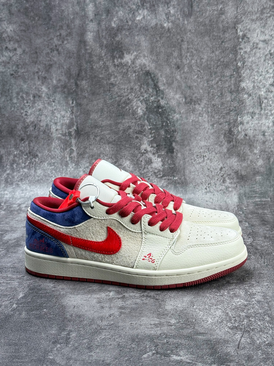 Air Jordan 1 Retro Low 马年限定 白灰红 XT6998-131-Top High Quatity Cheap Sneakers Fashion Clothing Clothes Bags handbags Shoes of all Brand wholesale With The best Quality And Beautiful Price from China Factory Chinese suppliers wholesaler seller Air Jordan 1 Retro Low 马年限定 白灰红 XT6998-131