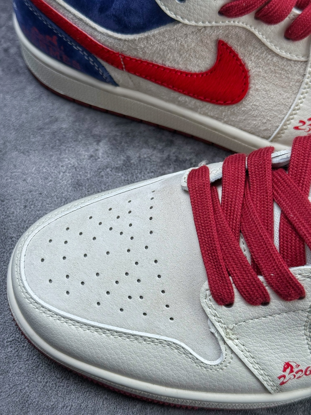 Air Jordan 1 Retro Low 马年限定 白灰红 XT6998-131-Top High Quatity Cheap Sneakers Fashion Clothing Clothes Bags handbags Shoes of all Brand wholesale With The best Quality And Beautiful Price from China Factory Chinese suppliers wholesaler seller Air Jordan 1 Retro Low 马年限定 白灰红 XT6998-131