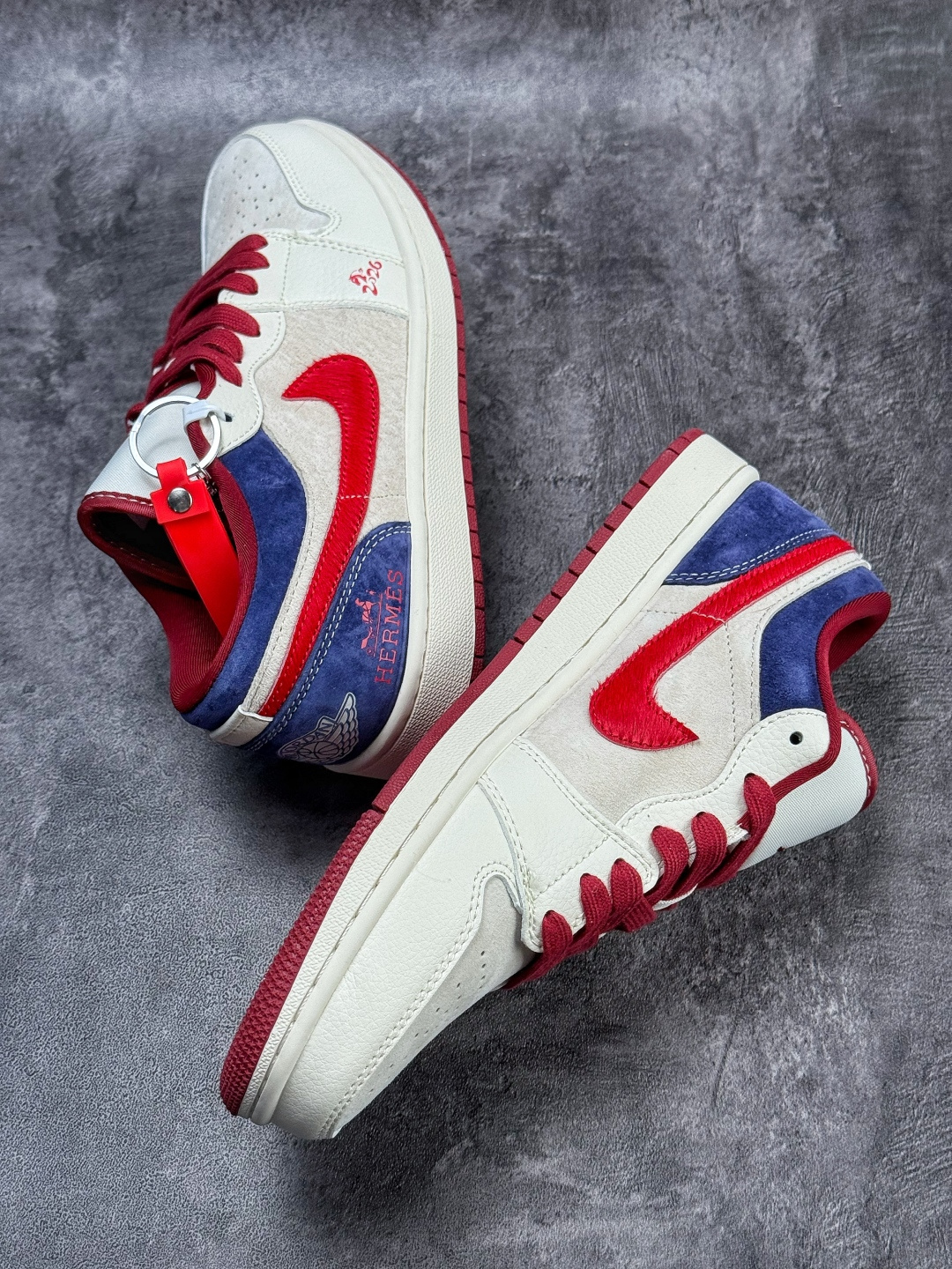 Air Jordan 1 Retro Low 马年限定 白灰红 XT6998-131-Top High Quatity Cheap Sneakers Fashion Clothing Clothes Bags handbags Shoes of all Brand wholesale With The best Quality And Beautiful Price from China Factory Chinese suppliers wholesaler seller Air Jordan 1 Retro Low 马年限定 白灰红 XT6998-131