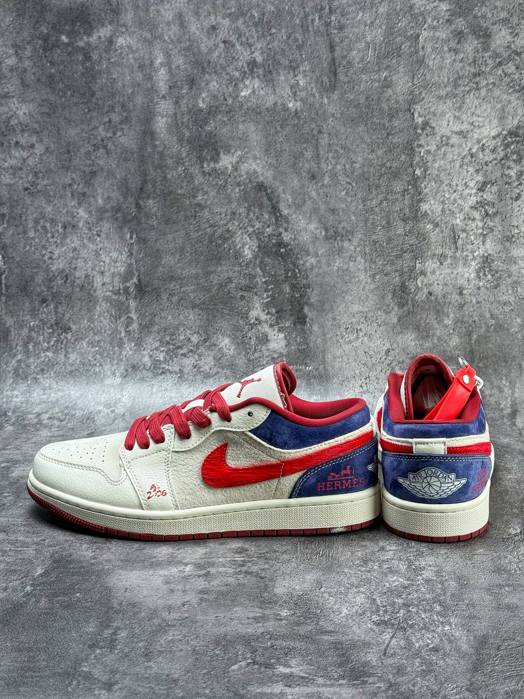 Air Jordan 1 Retro Low 马年限定 白灰红 XT6998-131-Top High Quatity Cheap Sneakers Fashion Clothing Clothes Bags handbags Shoes of all Brand wholesale With The best Quality And Beautiful Price from China Factory Chinese suppliers wholesaler seller Air Jordan 1 Retro Low 马年限定 白灰红 XT6998-131