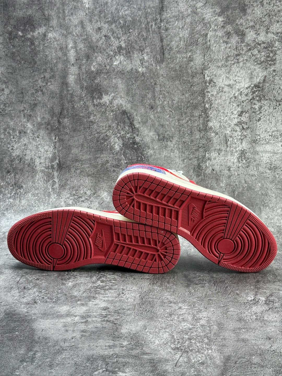 Air Jordan 1 Retro Low 马年限定 白灰红 XT6998-131-Top High Quatity Cheap Sneakers Fashion Clothing Clothes Bags handbags Shoes of all Brand wholesale With The best Quality And Beautiful Price from China Factory Chinese suppliers wholesaler seller Air Jordan 1 Retro Low 马年限定 白灰红 XT6998-131