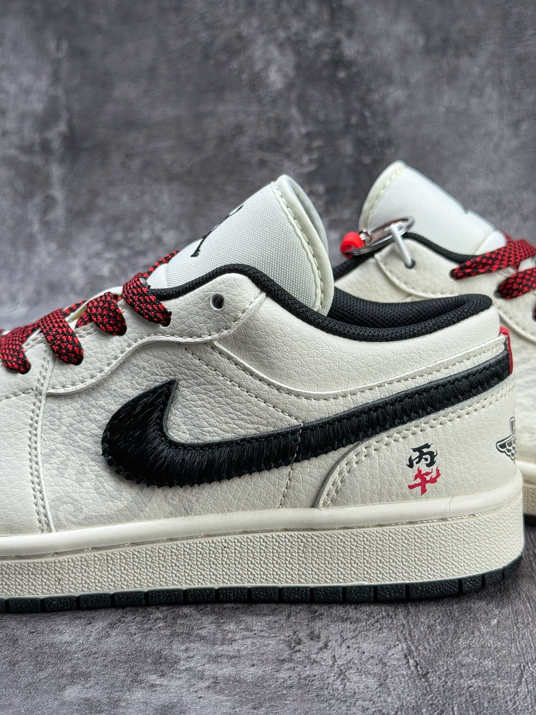 Air Jordan 1 Retro Low 马年限定 白黑红小勾满天星 XT6998-138-Top High Quatity Cheap Sneakers Fashion Clothing Clothes Bags handbags Shoes of all Brand wholesale With The best Quality And Beautiful Price from China Factory Chinese suppliers wholesaler seller Air Jordan 1 Retro Low 马年限定 白黑红小勾满天星 XT6998-138