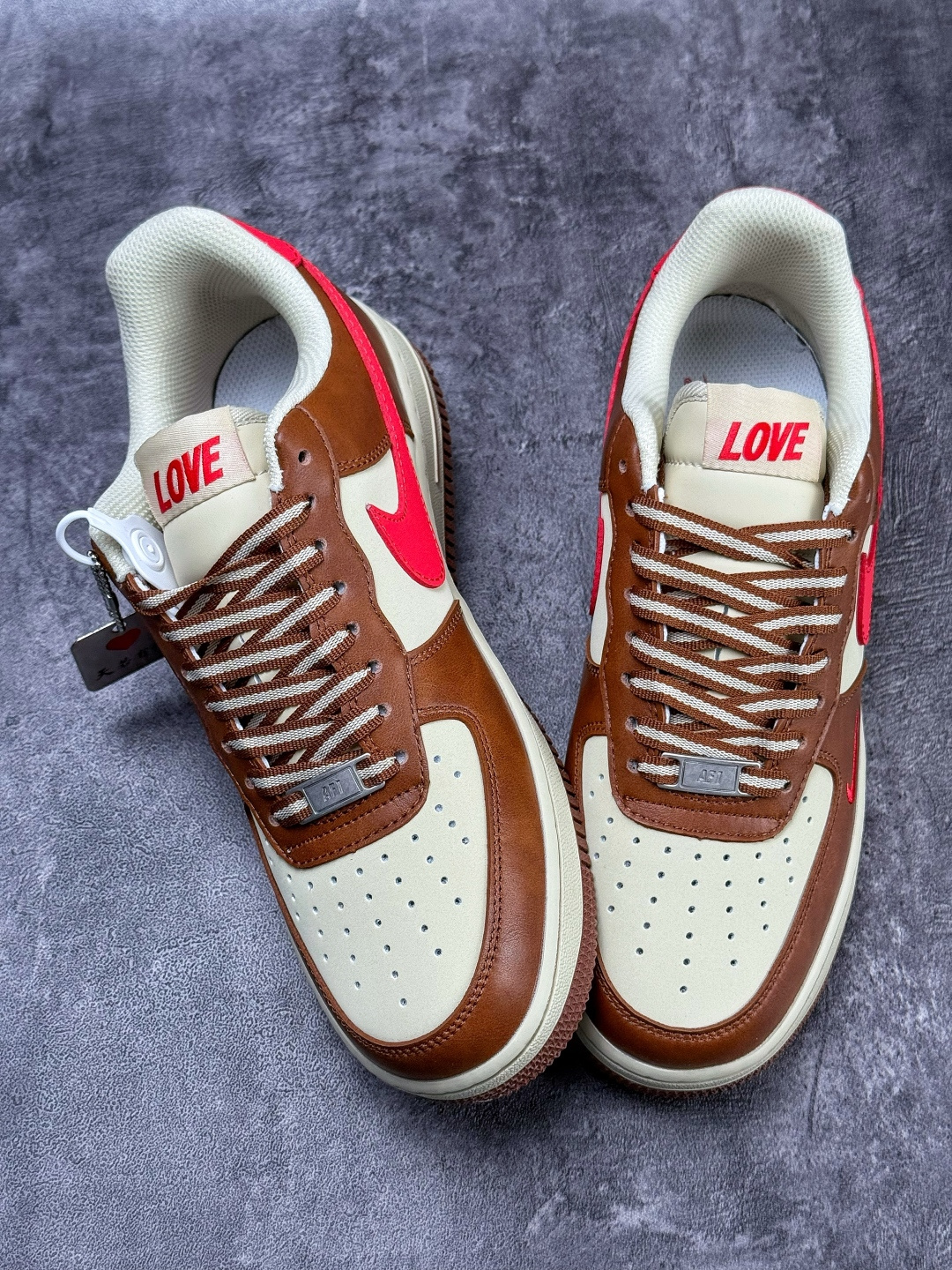 Nike Air Force 1 Low 07 LOVE 棕白红小勾 NH0601-538-Top High Quatity Cheap Sneakers Fashion Clothing Clothes Bags handbags Shoes of all Brand wholesale With The best Quality And Beautiful Price from China Factory Chinese suppliers wholesaler seller Nike Air Force 1 Low 07 LOVE 棕白红小勾 NH0601-538