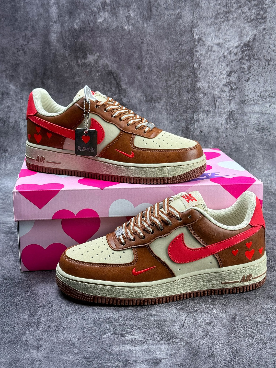 Nike Air Force 1 Low 07 LOVE 棕白红小勾 NH0601-538-Top High Quatity Cheap Sneakers Fashion Clothing Clothes Bags handbags Shoes of all Brand wholesale With The best Quality And Beautiful Price from China Factory Chinese suppliers wholesaler seller Nike Air Force 1 Low 07 LOVE 棕白红小勾 NH0601-538