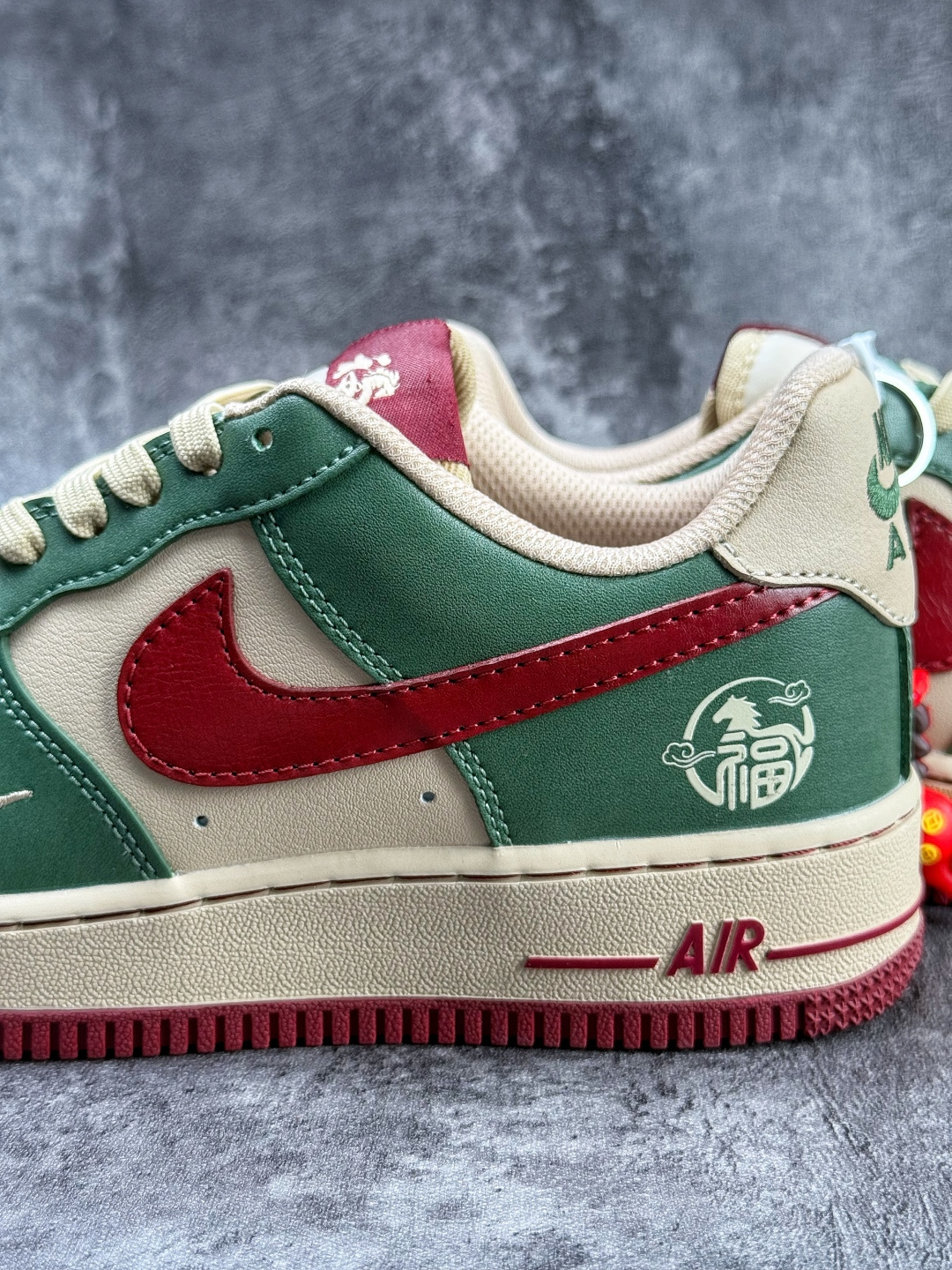 Nike Air Force 1 Low 07 马年限定 绿米红小勾 NH0601-518-Top High Quatity Cheap Sneakers Fashion Clothing Clothes Bags handbags Shoes of all Brand wholesale With The best Quality And Beautiful Price from China Factory Chinese suppliers wholesaler seller Nike Air Force 1 Low 07 马年限定 绿米红小勾 NH0601-518