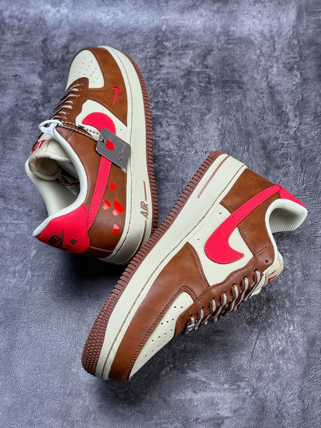 Nike Air Force 1 Low 07 LOVE 棕白红小勾 NH0601-538-Top High Quatity Cheap Sneakers Fashion Clothing Clothes Bags handbags Shoes of all Brand wholesale With The best Quality And Beautiful Price from China Factory Chinese suppliers wholesaler seller Nike Air Force 1 Low 07 LOVE 棕白红小勾 NH0601-538
