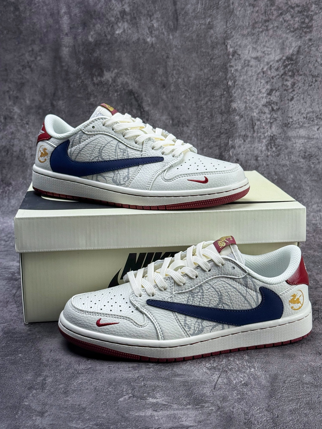 Travis Scott x Nike Air Jordan 1 Low 马年限定 Air Jordan 1 Low 反转白蓝红小勾倒钩 版本 NH0601-064-Top High Quatity Cheap Sneakers Fashion Clothing Clothes Bags handbags Shoes of all Brand wholesale With The best Quality And Beautiful Price from China Factory Chinese suppliers wholesaler seller Travis Scott x Nike Air Jordan 1 Low 马年限定 Air Jordan 1 Low 反转白蓝红小勾倒钩 版本 NH0601-064